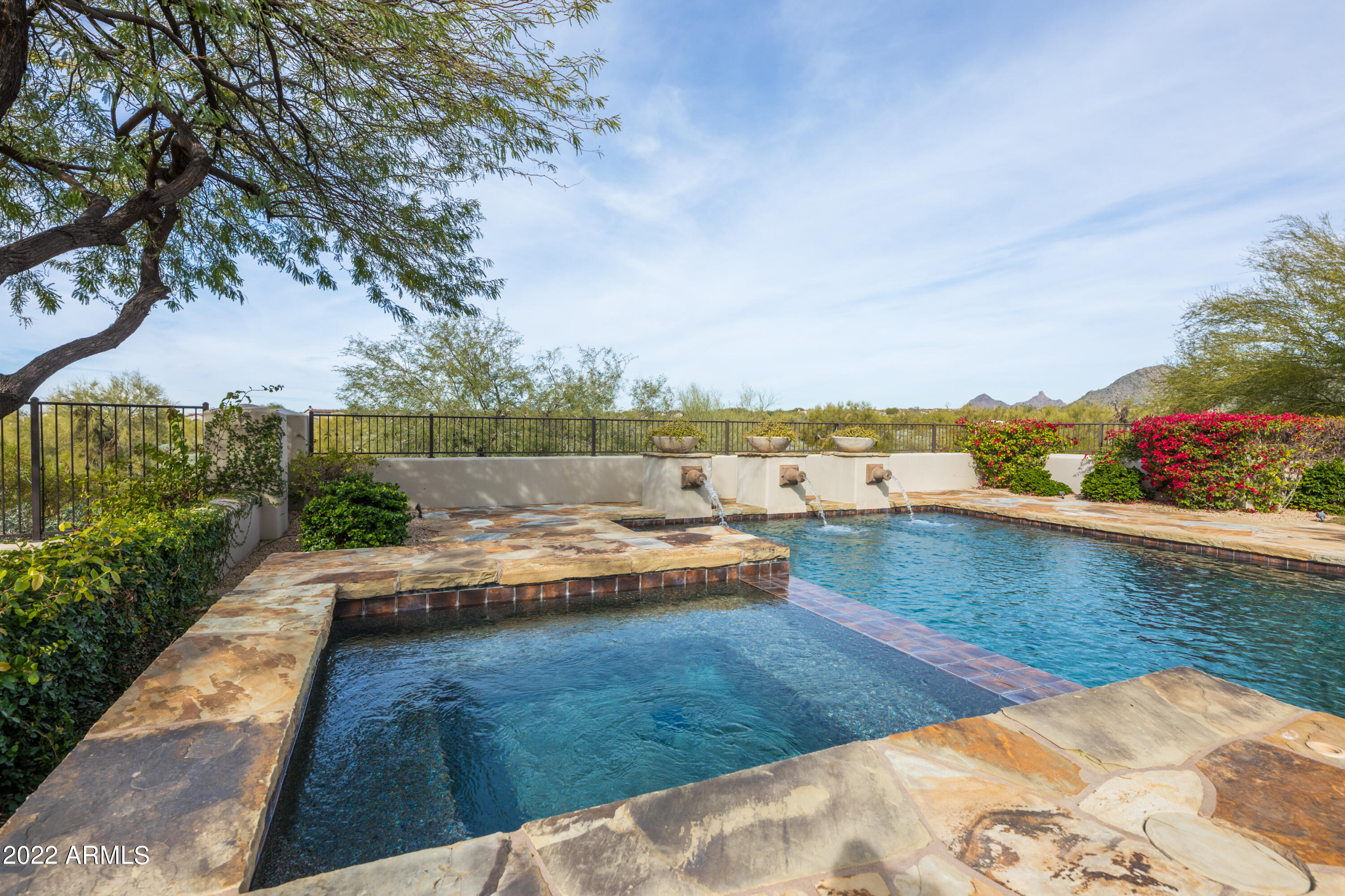 SILVERLEAF - Residential