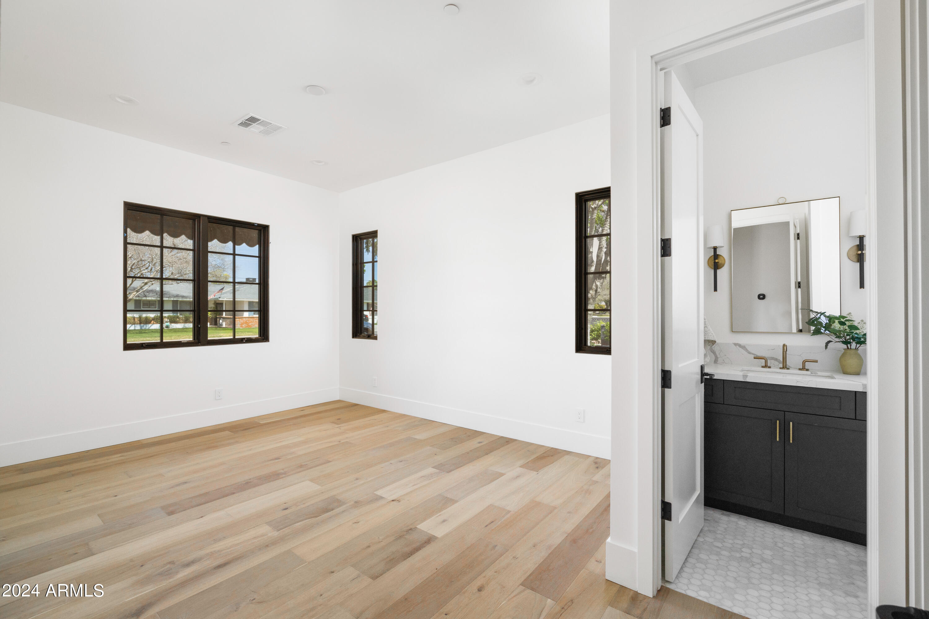 KENWOOD ESTATES - Residential