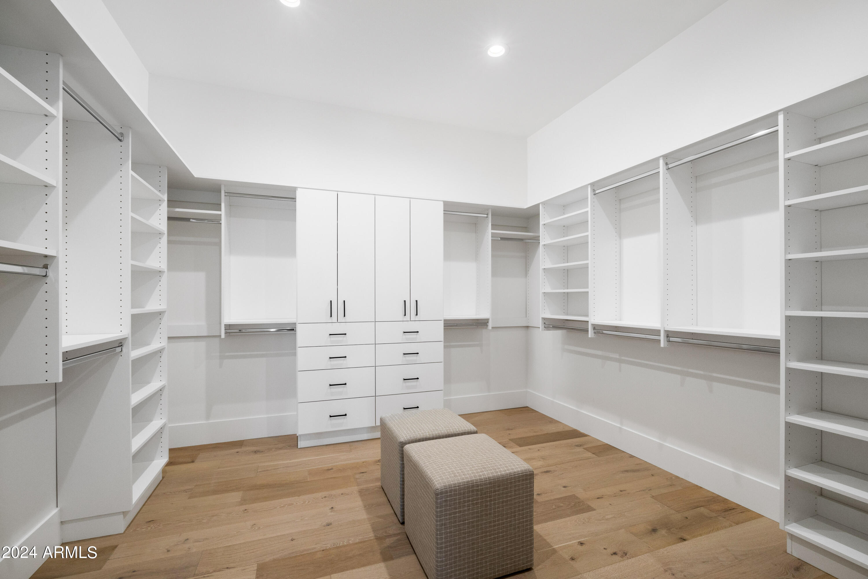 KENWOOD ESTATES - Residential