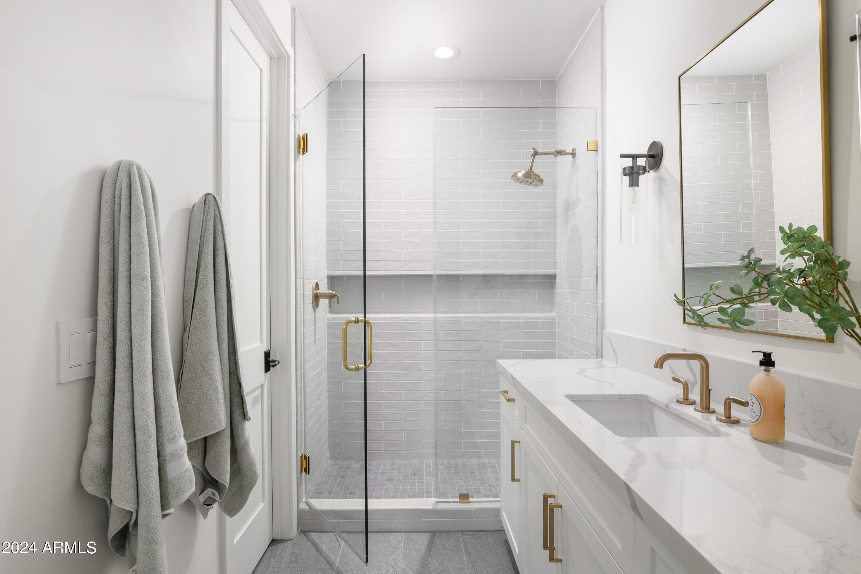 KENWOOD ESTATES - Residential