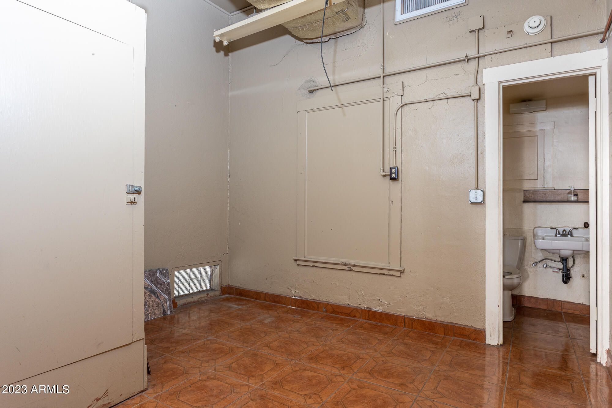 TOWNSITE OF CASA GRANDE - Commercial Sale