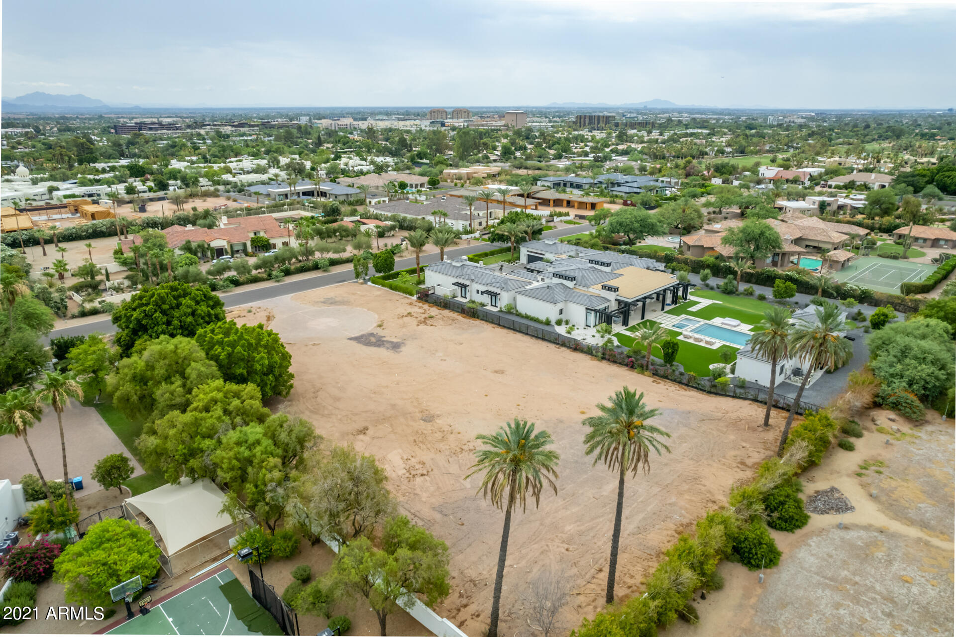CAMELBACK LANDS - Land