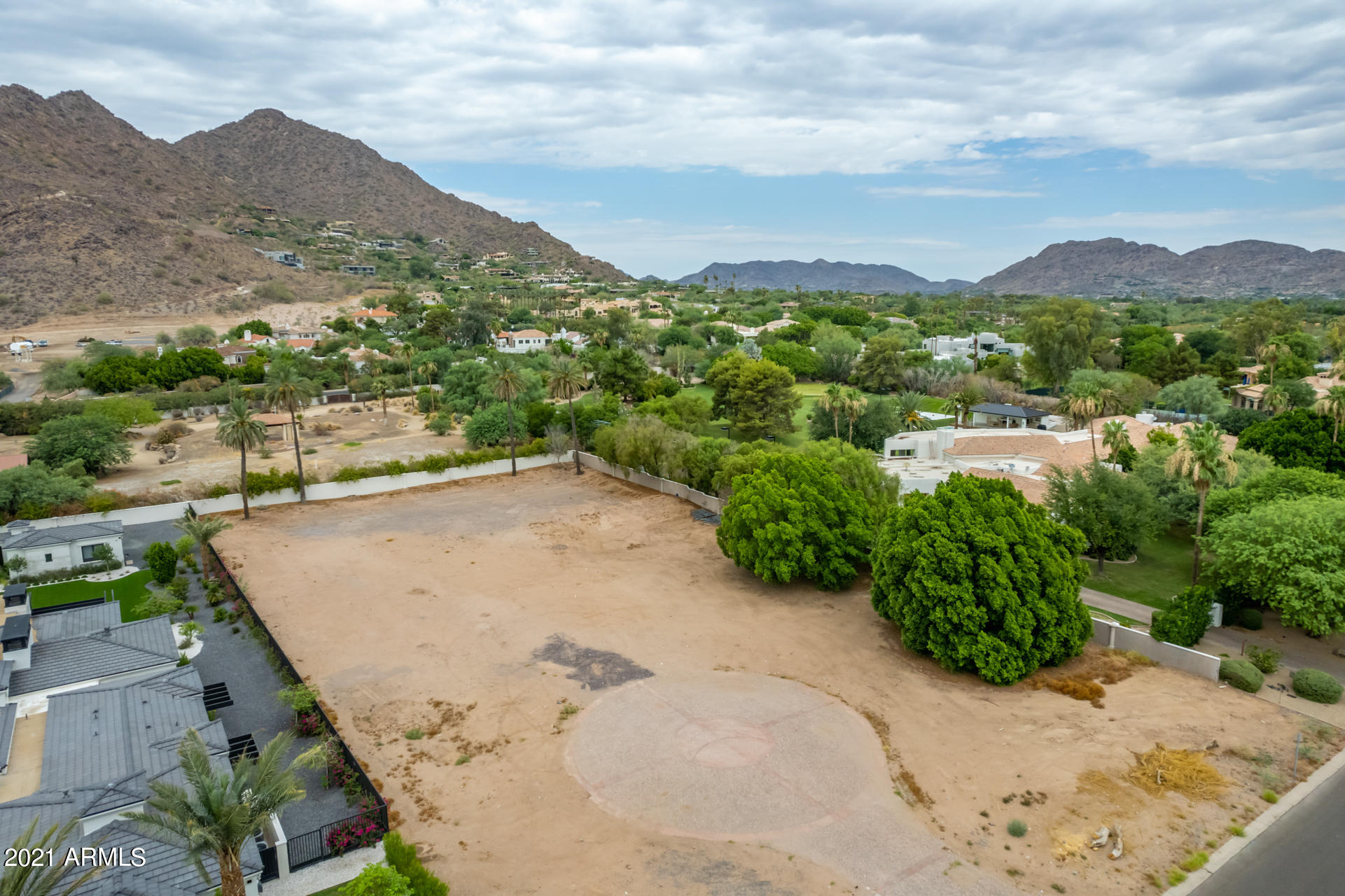 CAMELBACK LANDS - Land