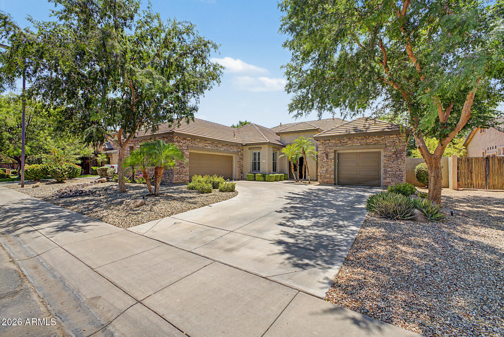 ARIZONA COUNTRY - Residential