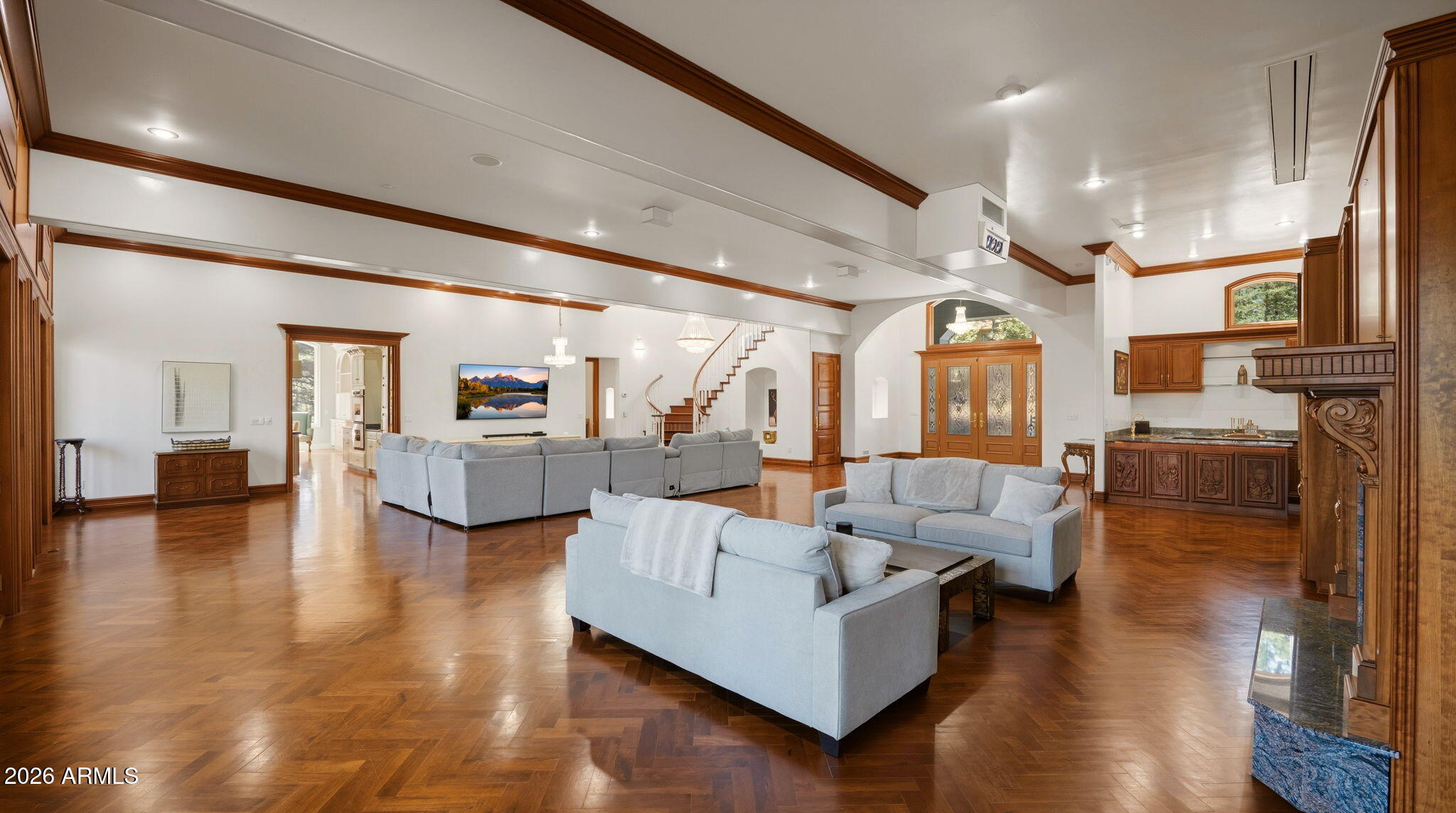 PINEWOOD 12 - Residential