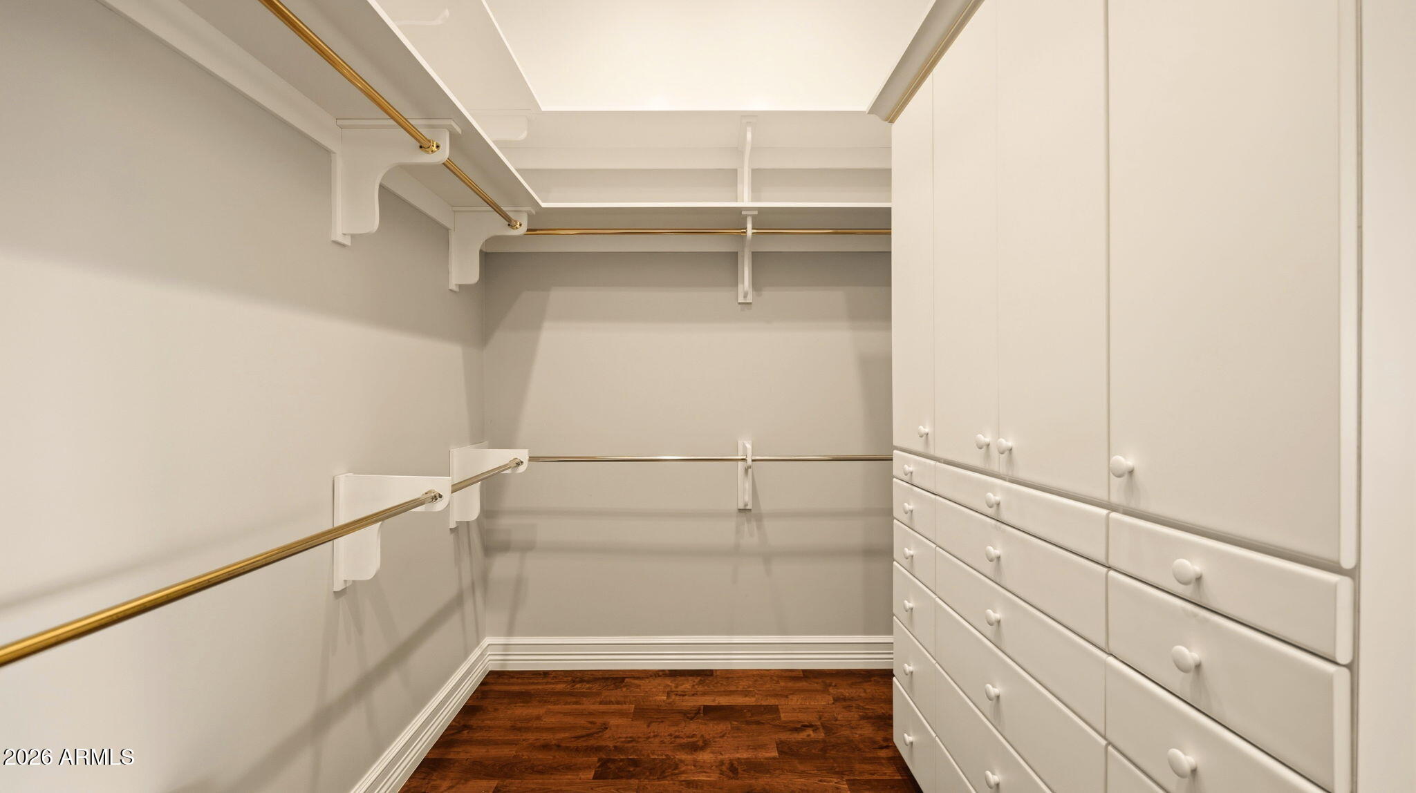 PINEWOOD 12 - Residential
