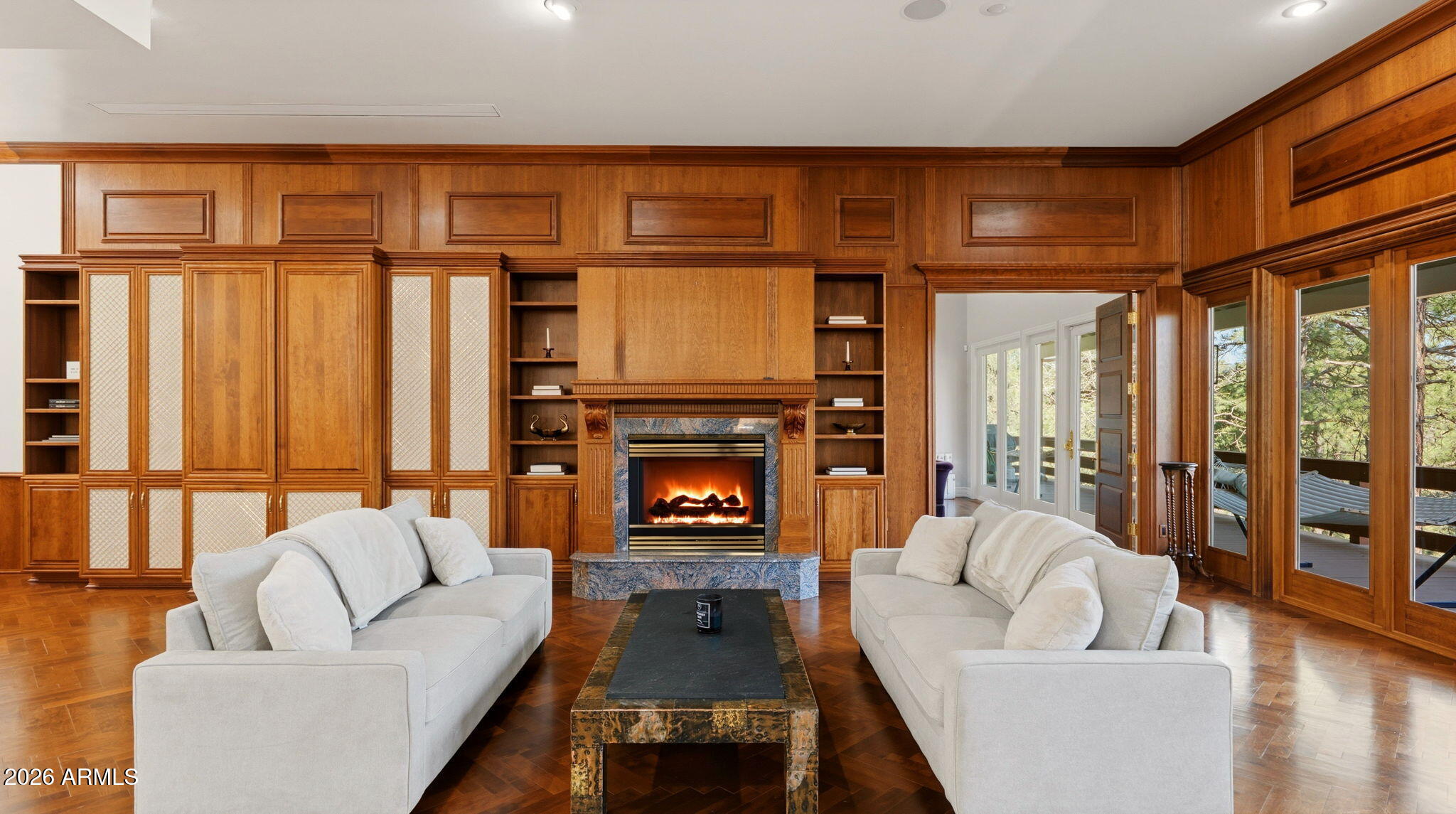 PINEWOOD 12 - Residential