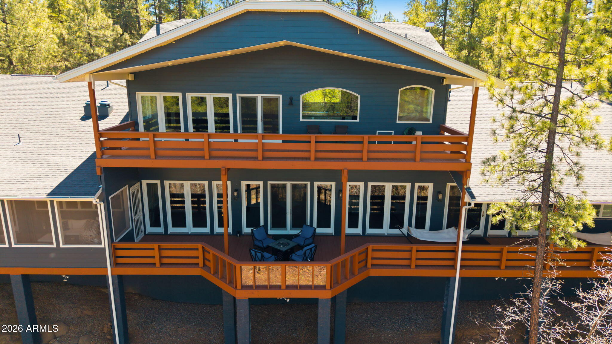 PINEWOOD 12 - Residential