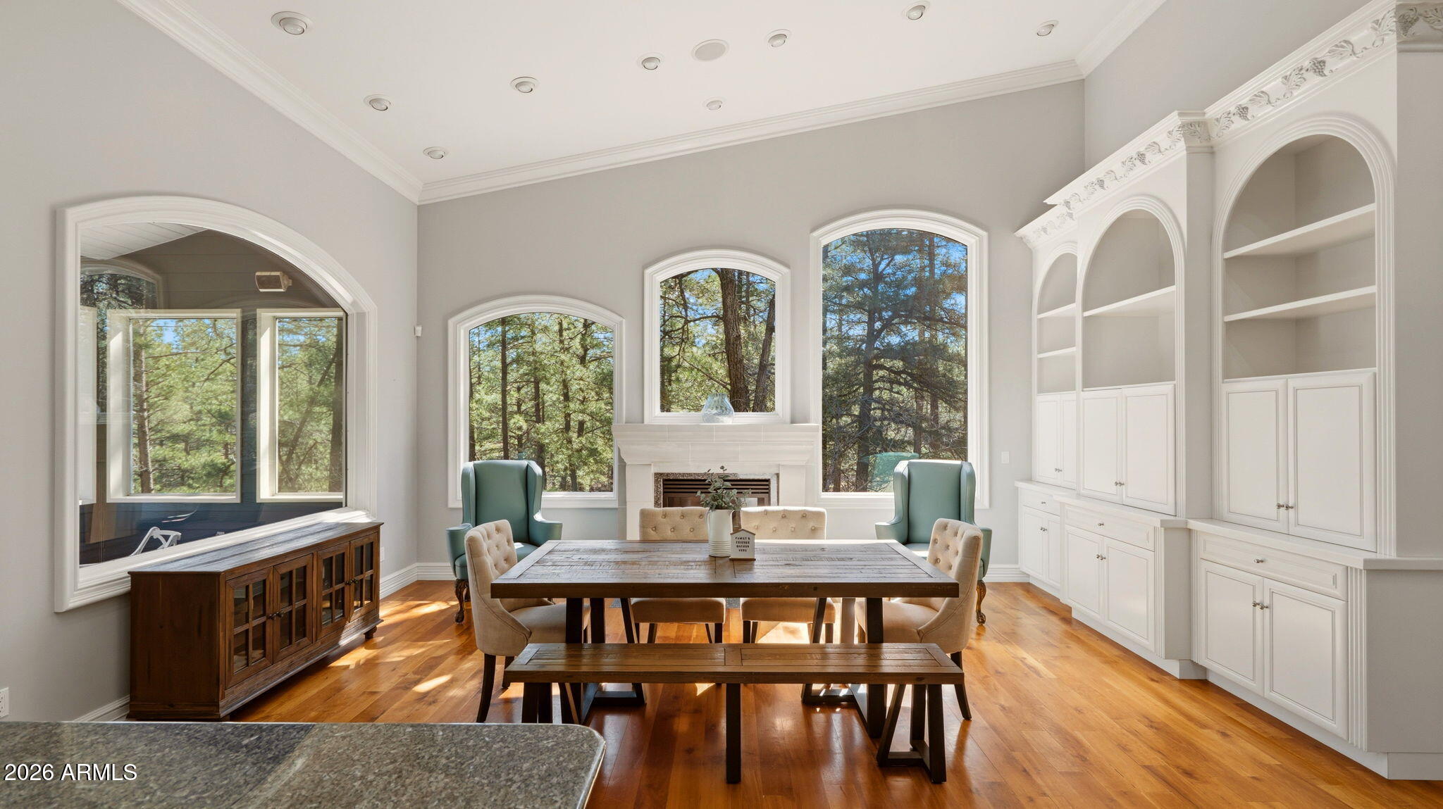 PINEWOOD 12 - Residential