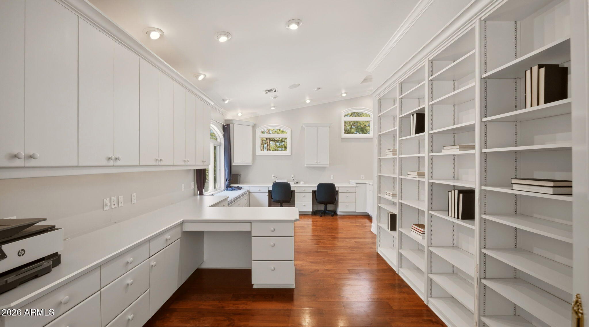 PINEWOOD 12 - Residential