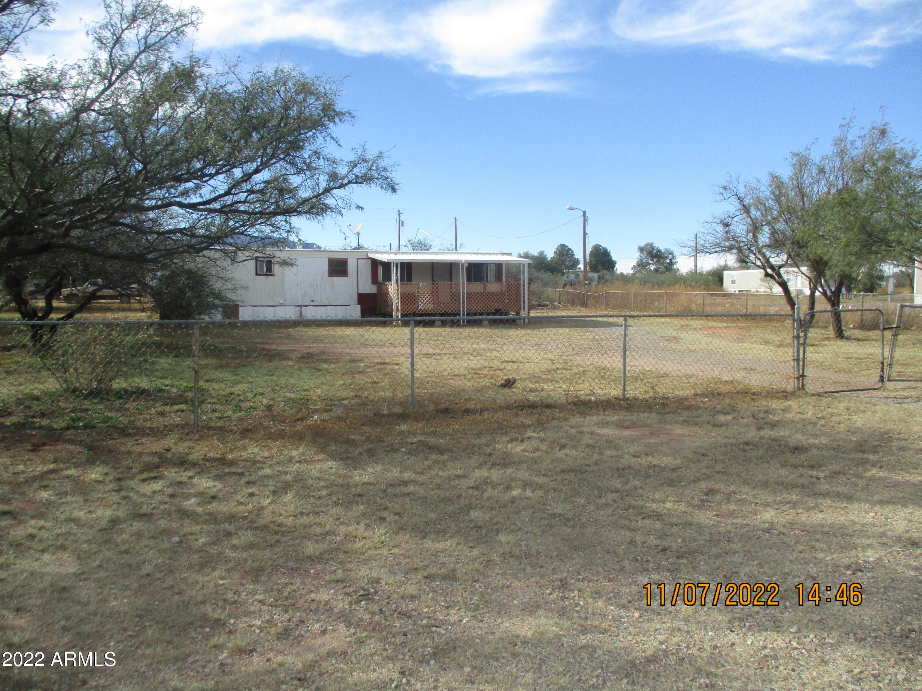 Single wide on almost an acre of land. Great investment opportunity with beautiful mountain views. Property is being sold AS IS.
CASH Only. No repairs to be made. It has been a rental property for several years. Has good working AC, not swamp. Also has a detached Shed in good condition. Covered front deck.