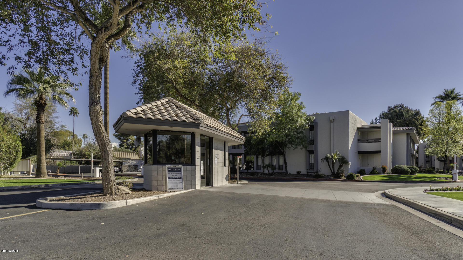 One of the only fully furnished, 1 bedroom/1.5 bathroom on the first floor with a Golf Course View! Recently remodeled with newer appliances. Walk in shower and new window coverings that allow for black out if tenant prefers. Nothing has been missed on this unit! Next door to Biltmore Fashion Park with restaurants, theaters, shopping, adjacent to Biltmore Golf course and close to 51 freeway and airport. Development has pool, heated spa, tennis courts, workout facility and guard gated entry. Assistive animals only.