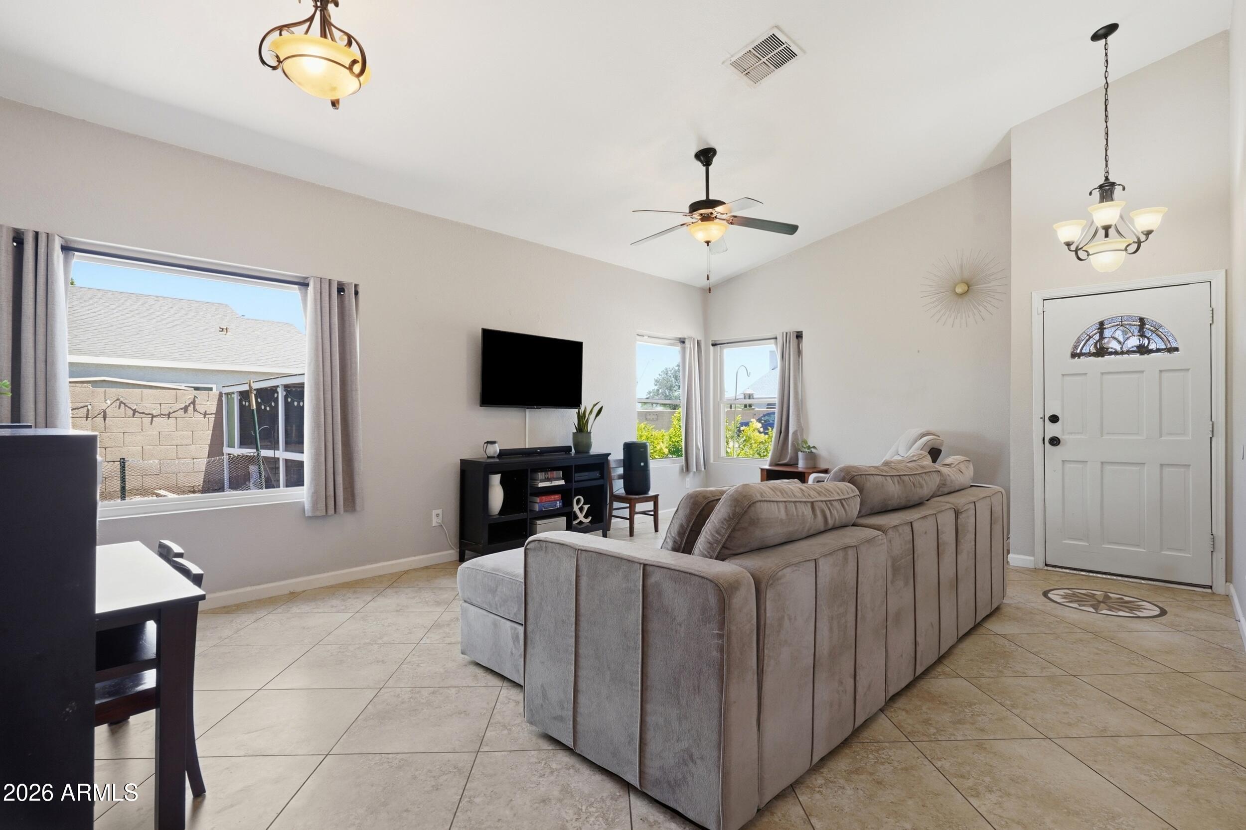 BRIDGEPORTE - Residential