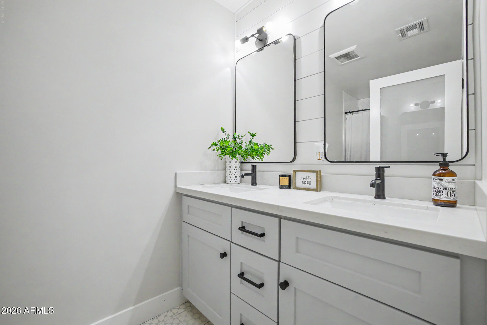 CAMELBACK DEL ESTE 2 - Residential