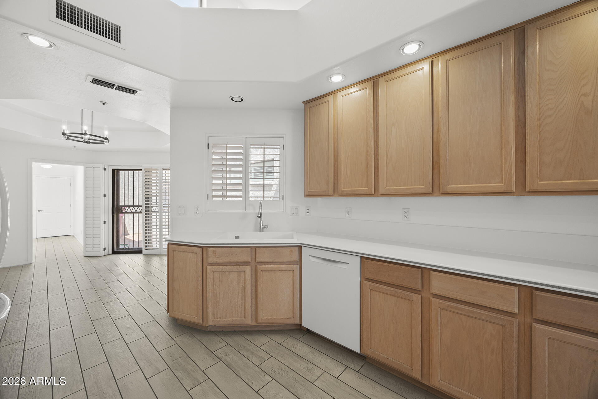 LAS PALOMAS - Residential Lease