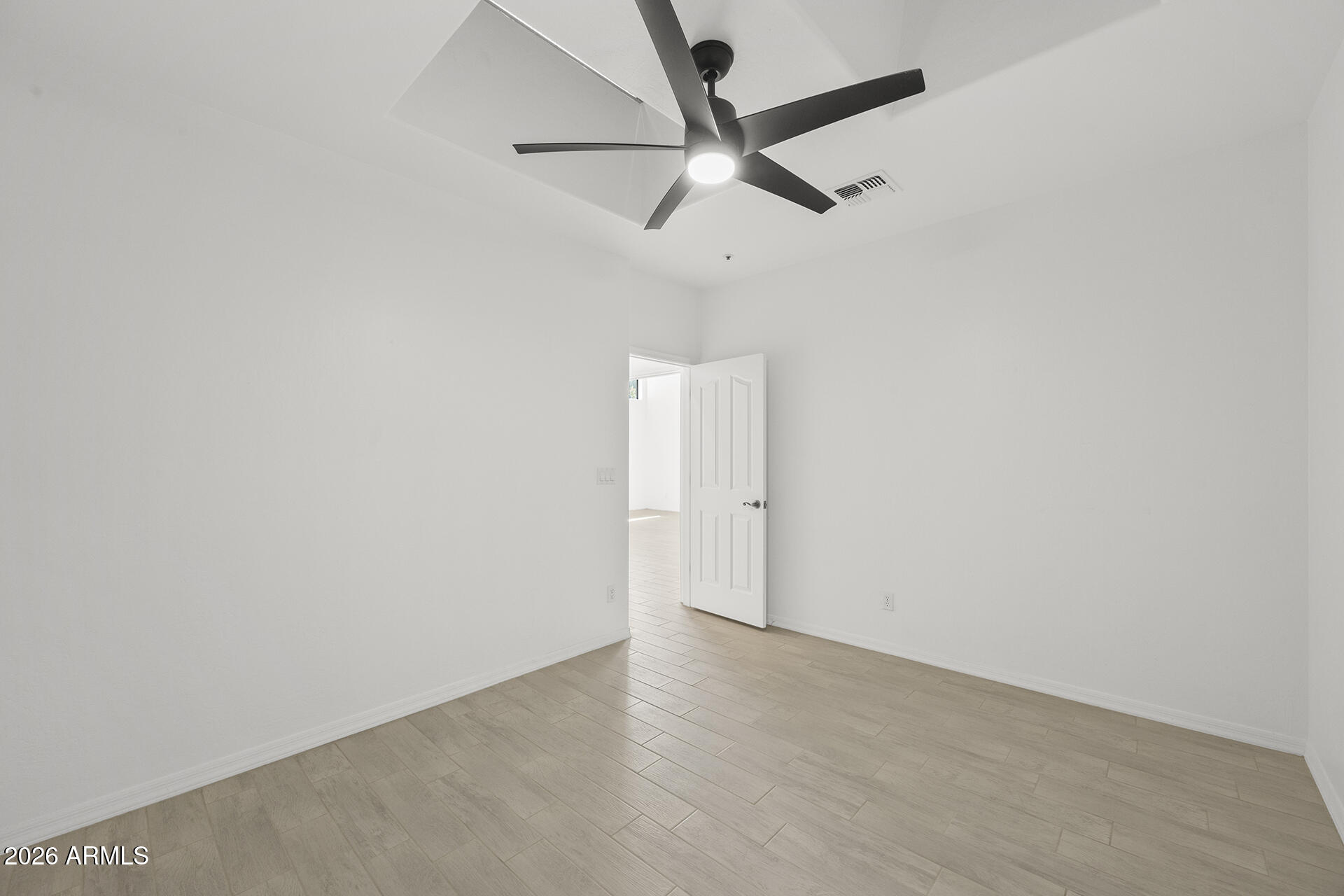 LAS PALOMAS - Residential Lease