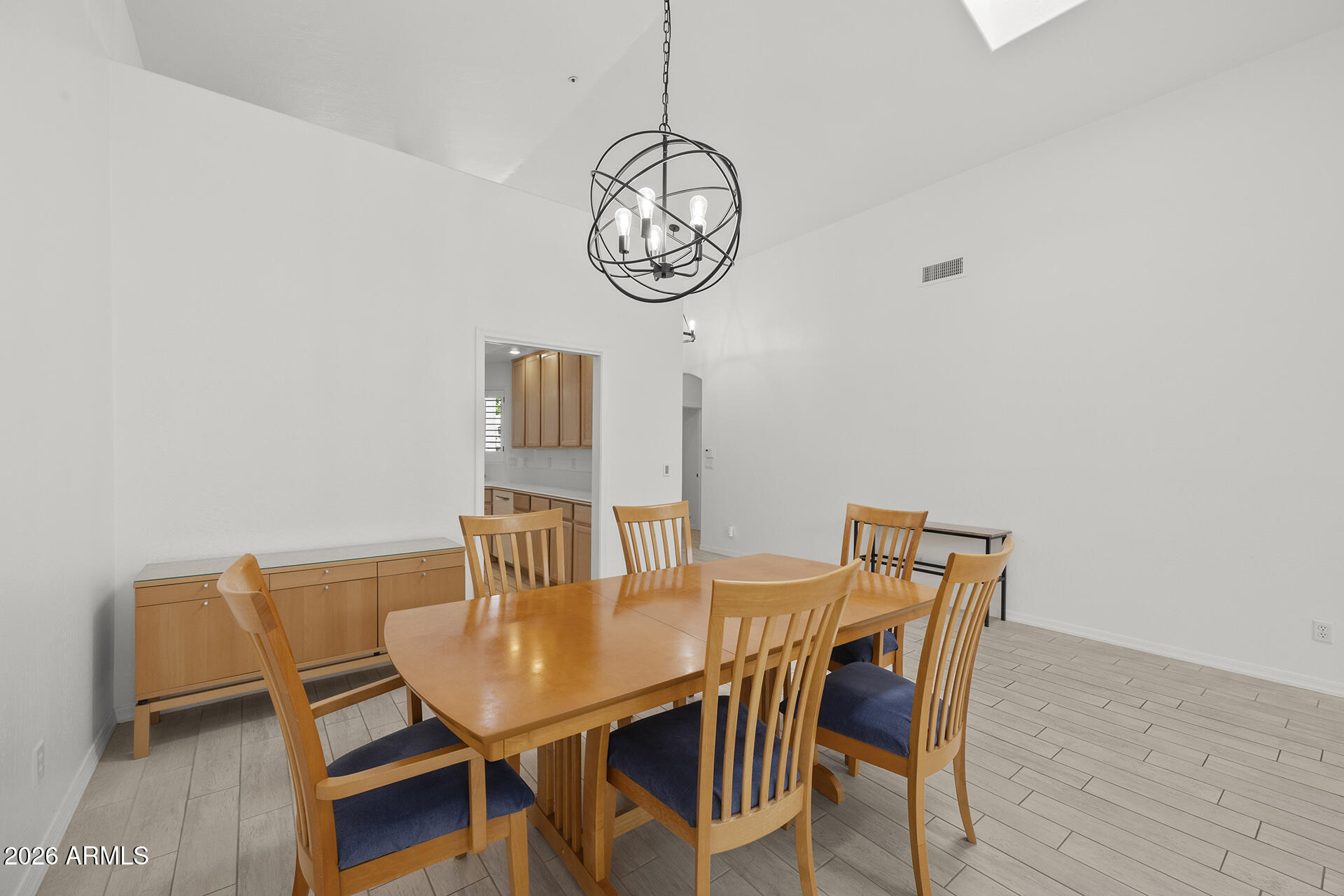 LAS PALOMAS - Residential Lease