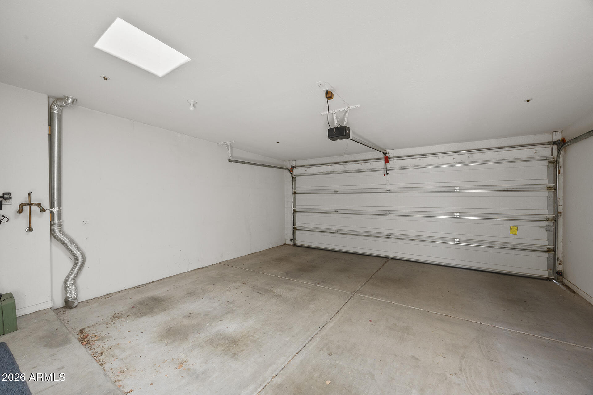 LAS PALOMAS - Residential Lease