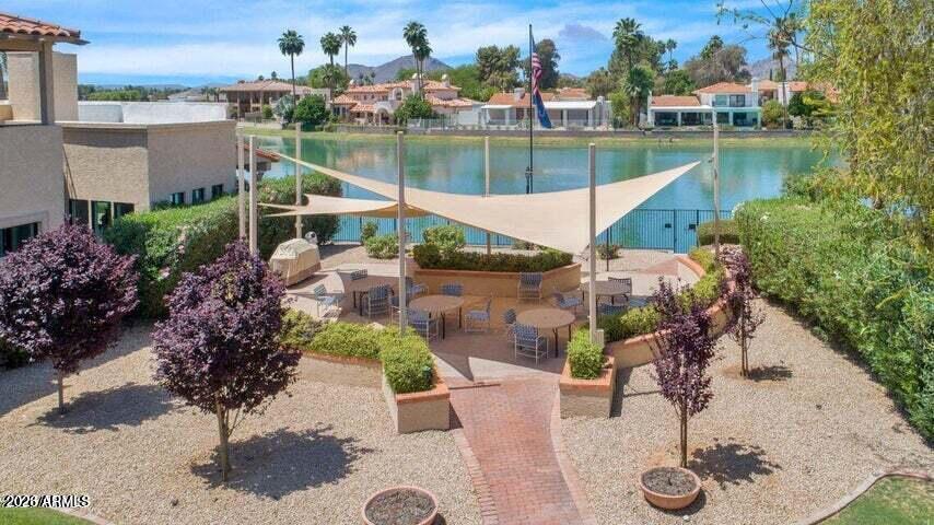 LAS PALOMAS - Residential Lease