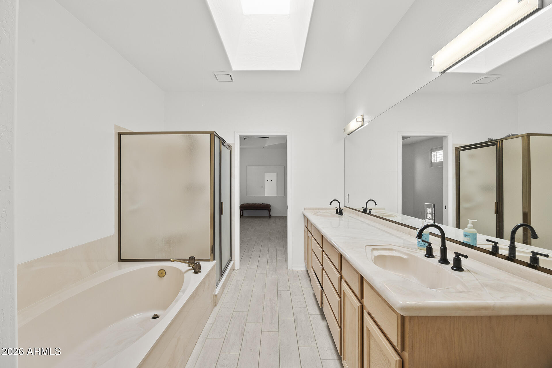 LAS PALOMAS - Residential Lease