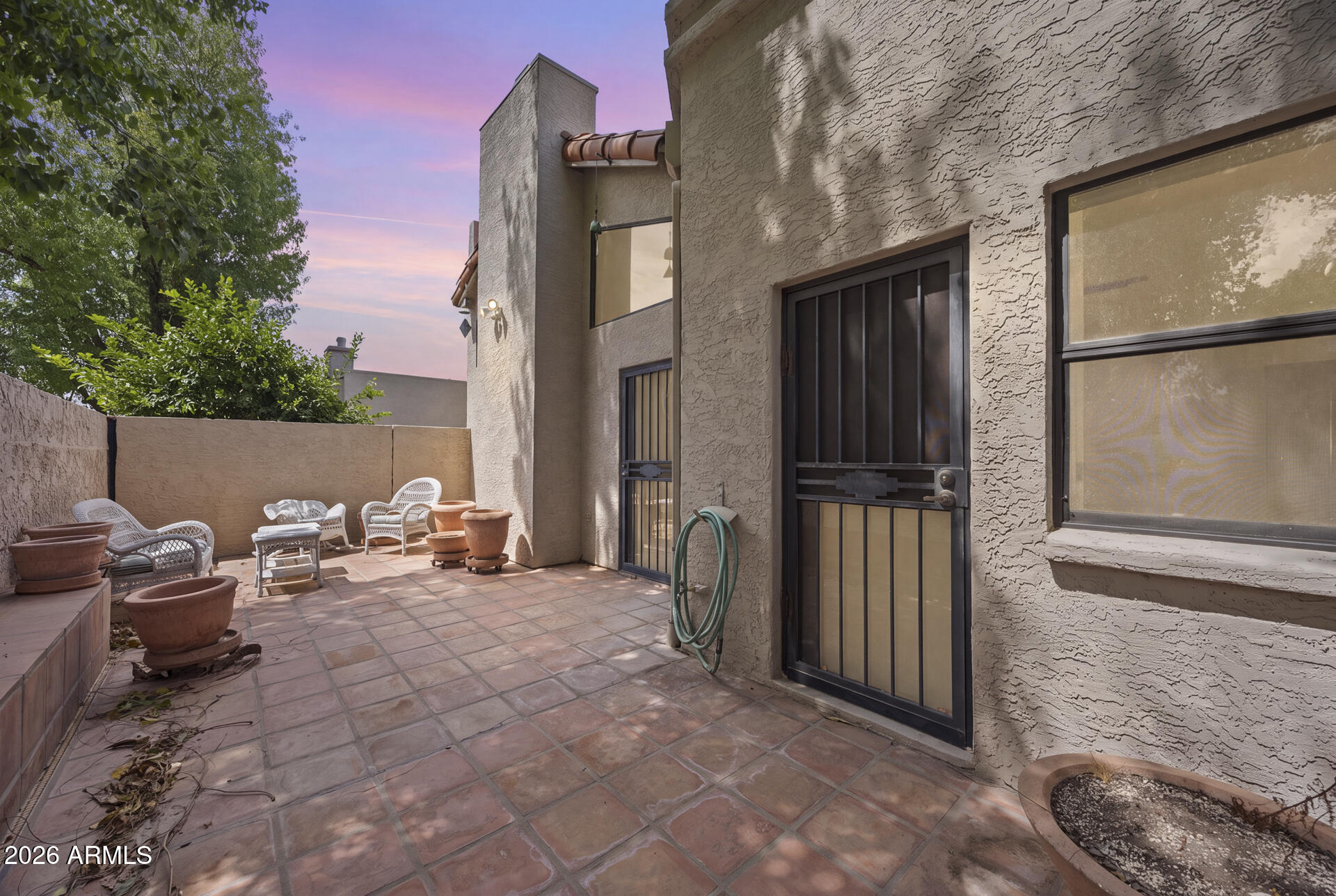 LAS PALOMAS - Residential Lease