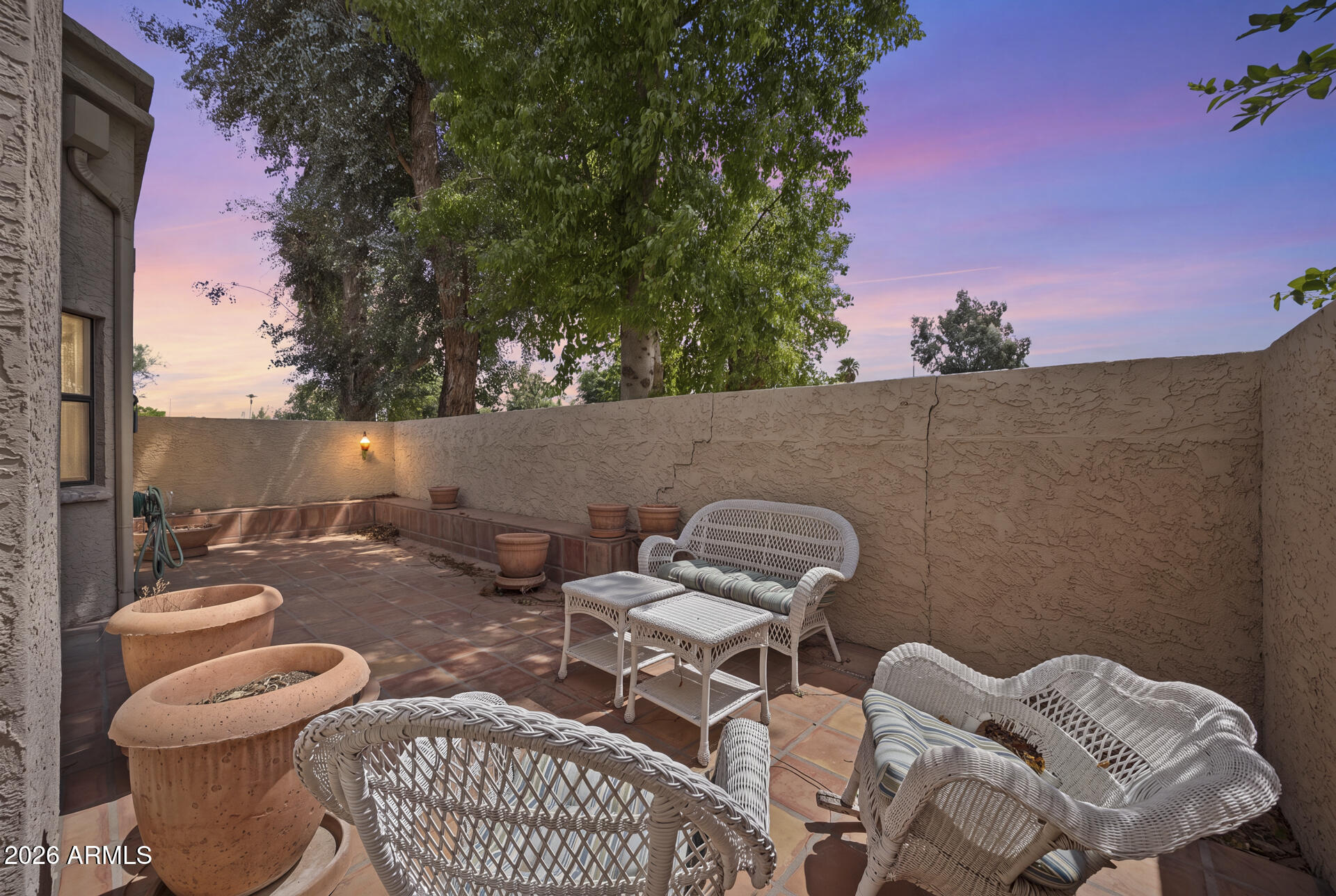 LAS PALOMAS - Residential Lease