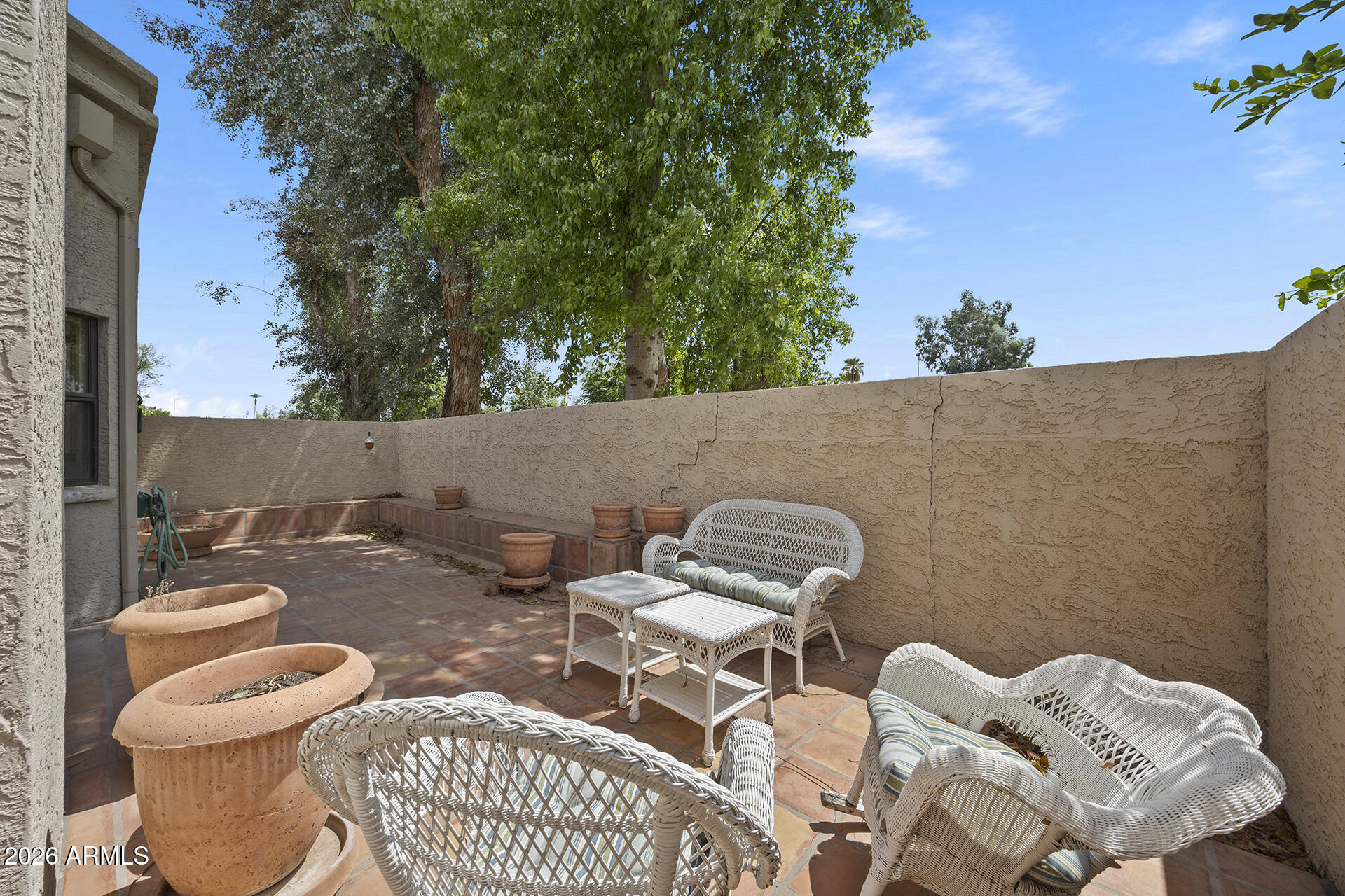 LAS PALOMAS - Residential Lease