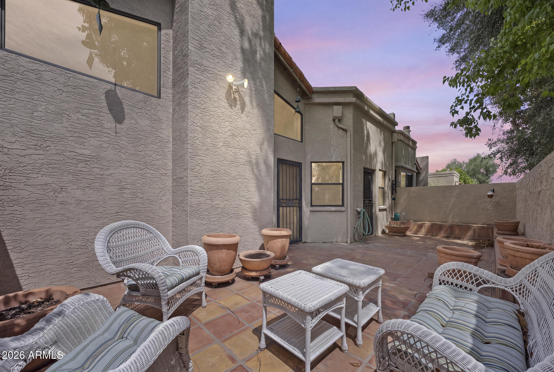 LAS PALOMAS - Residential Lease