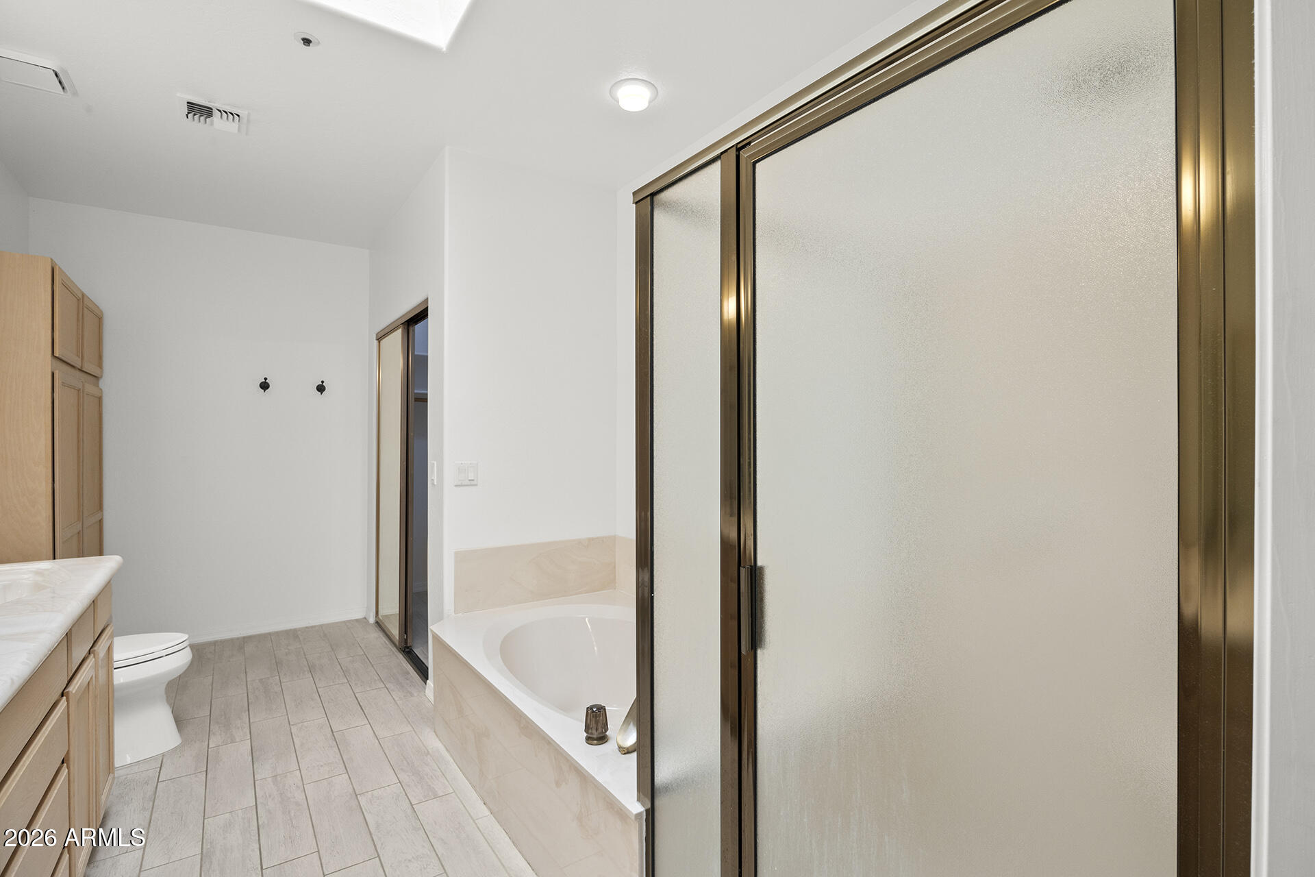 LAS PALOMAS - Residential Lease