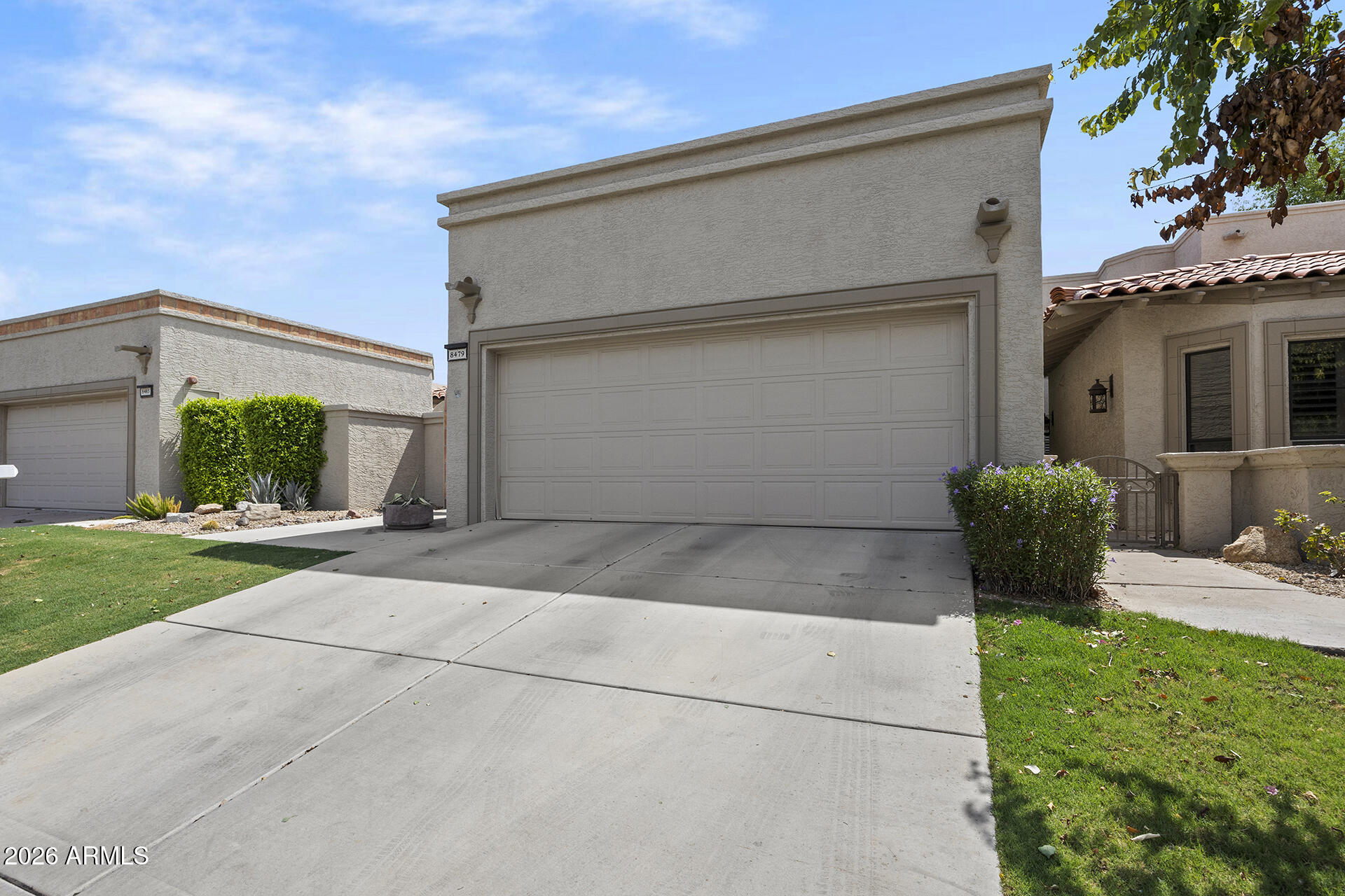 LAS PALOMAS - Residential Lease