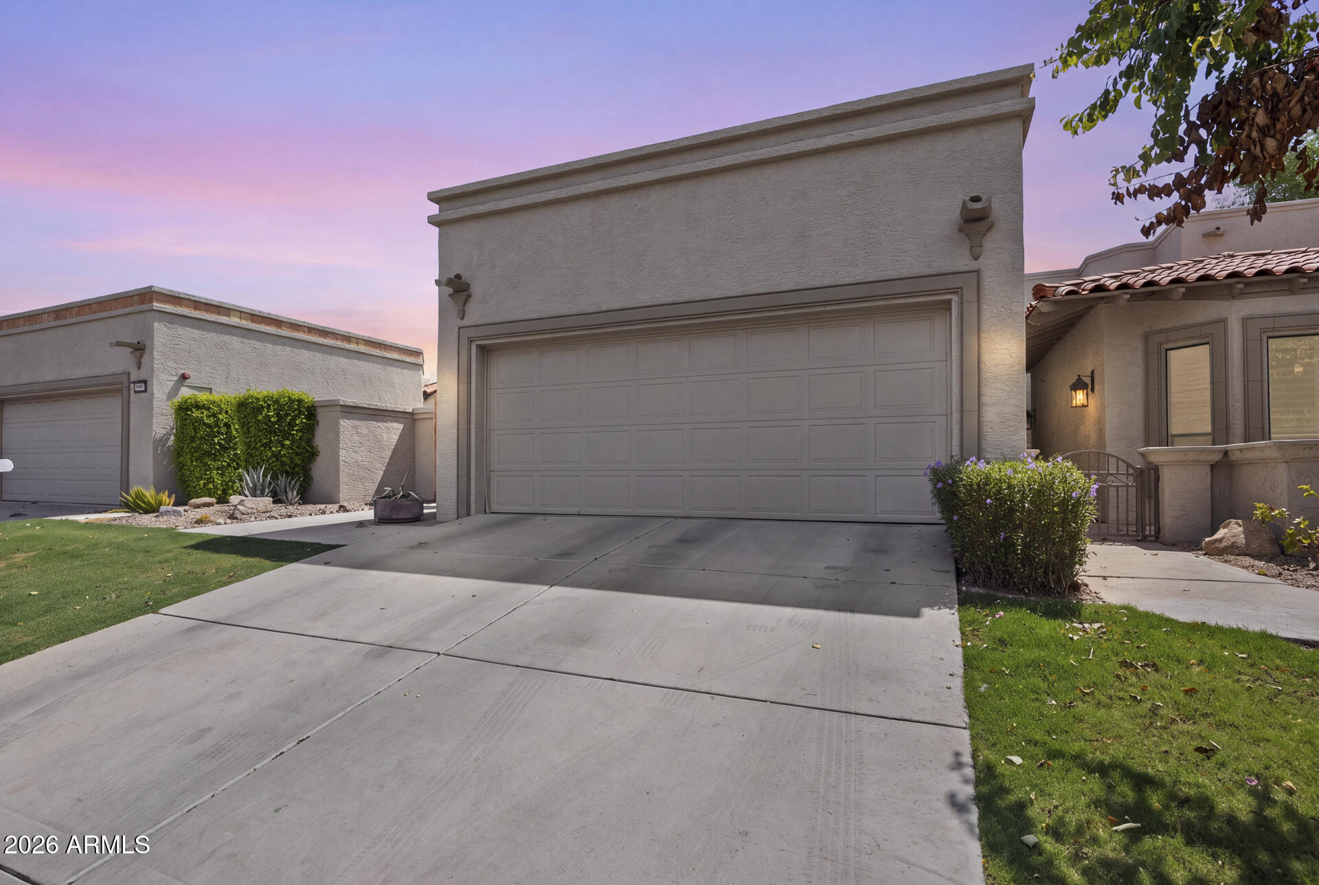 LAS PALOMAS - Residential Lease