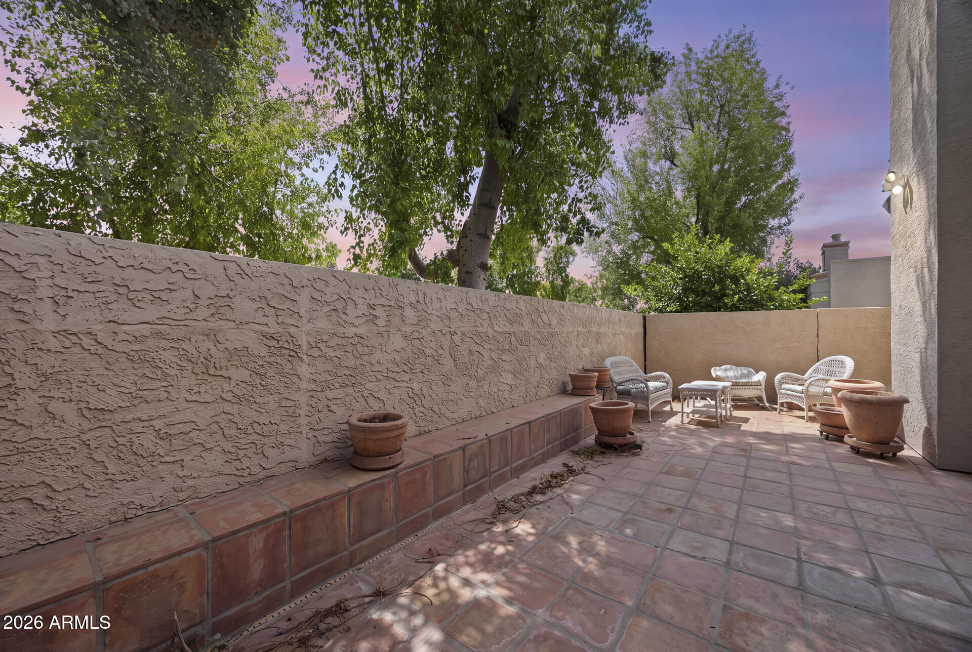 LAS PALOMAS - Residential Lease