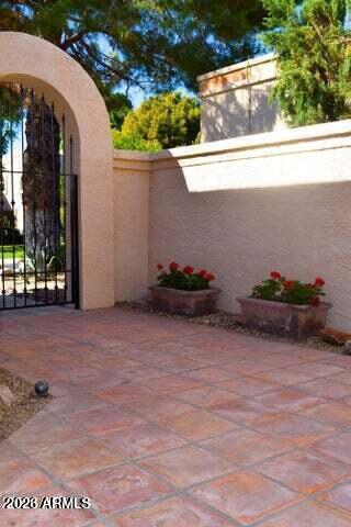 LAS PALOMAS - Residential Lease