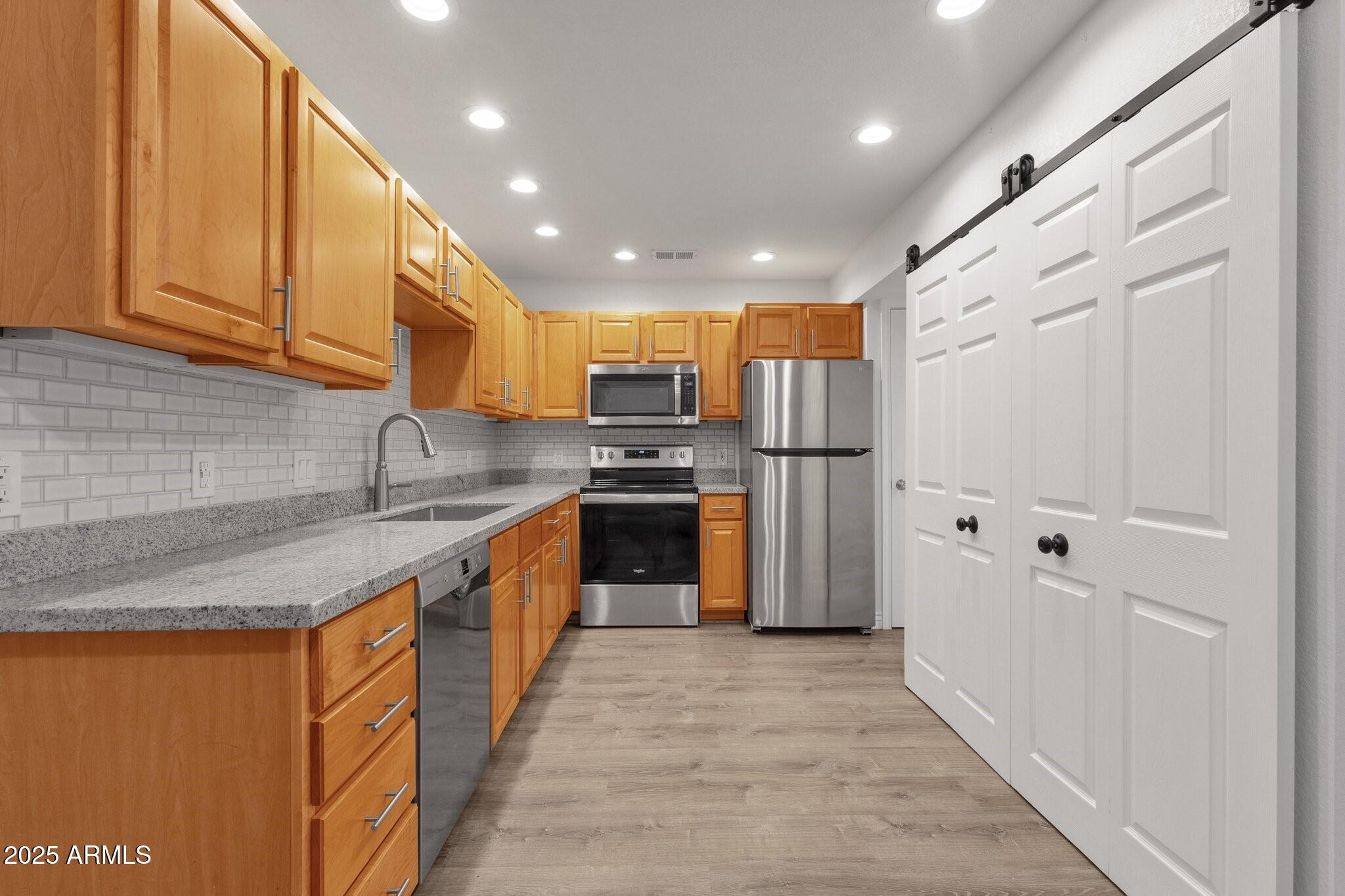 KINGSDALE CONDOMINIUMS UNIT 15 - Residential