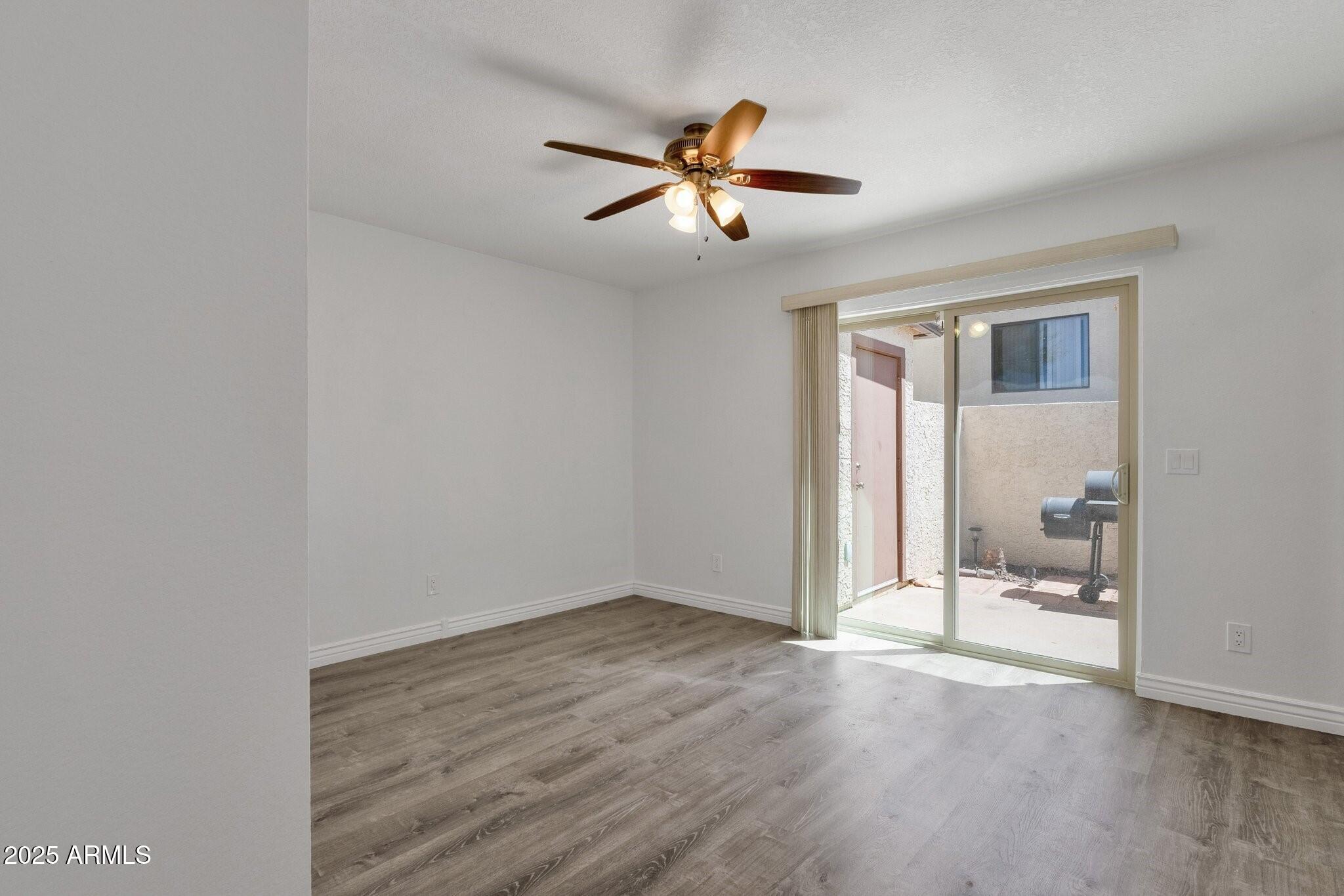 KINGSDALE CONDOMINIUMS UNIT 15 - Residential