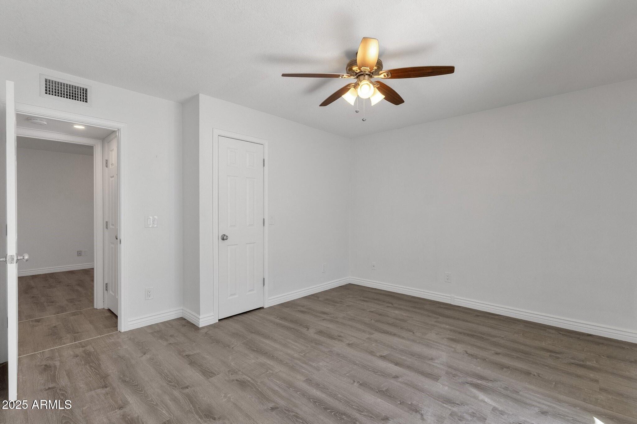 KINGSDALE CONDOMINIUMS UNIT 15 - Residential