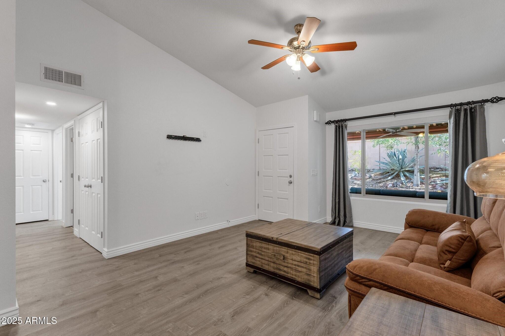 KINGSDALE CONDOMINIUMS UNIT 15 - Residential