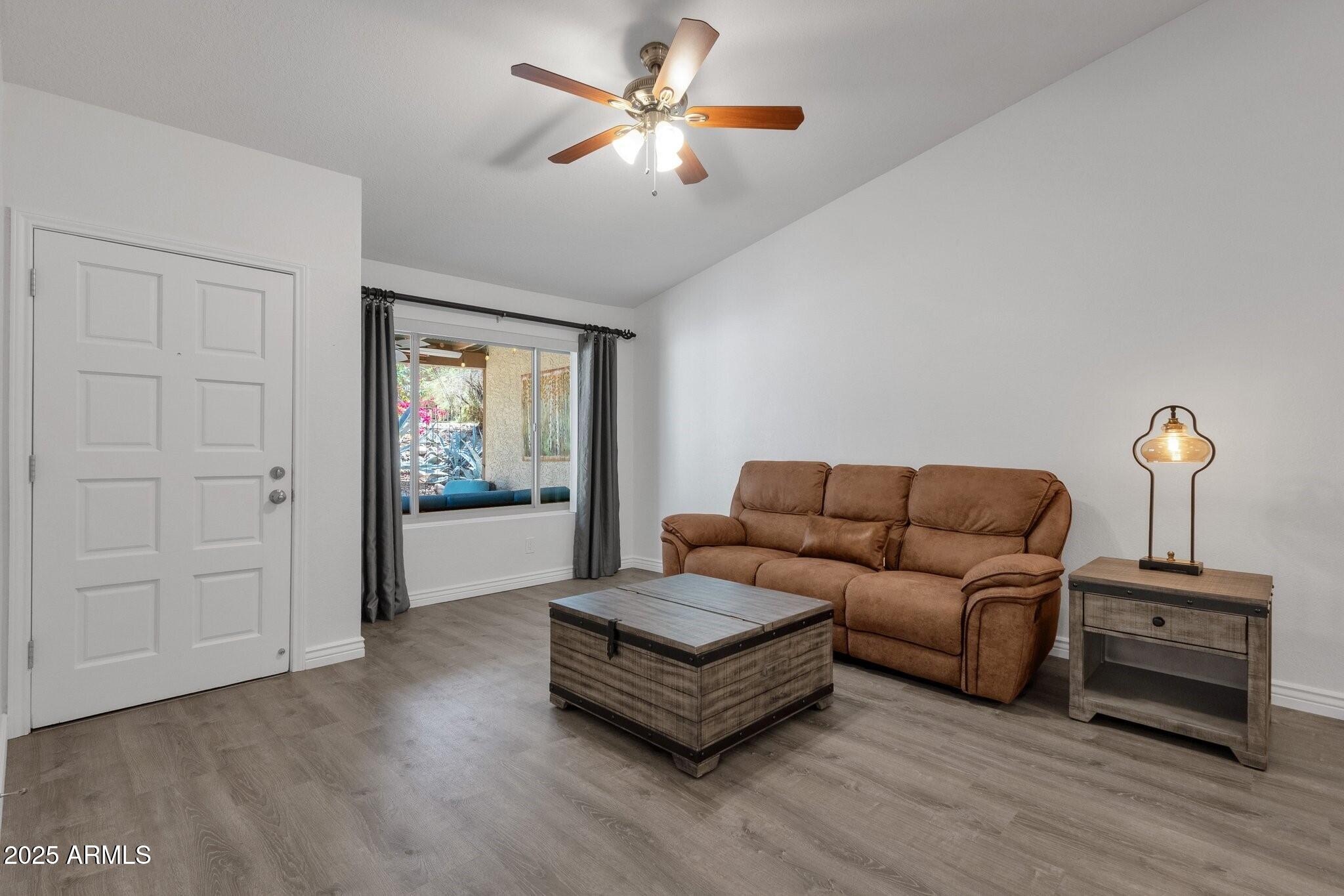 KINGSDALE CONDOMINIUMS UNIT 15 - Residential