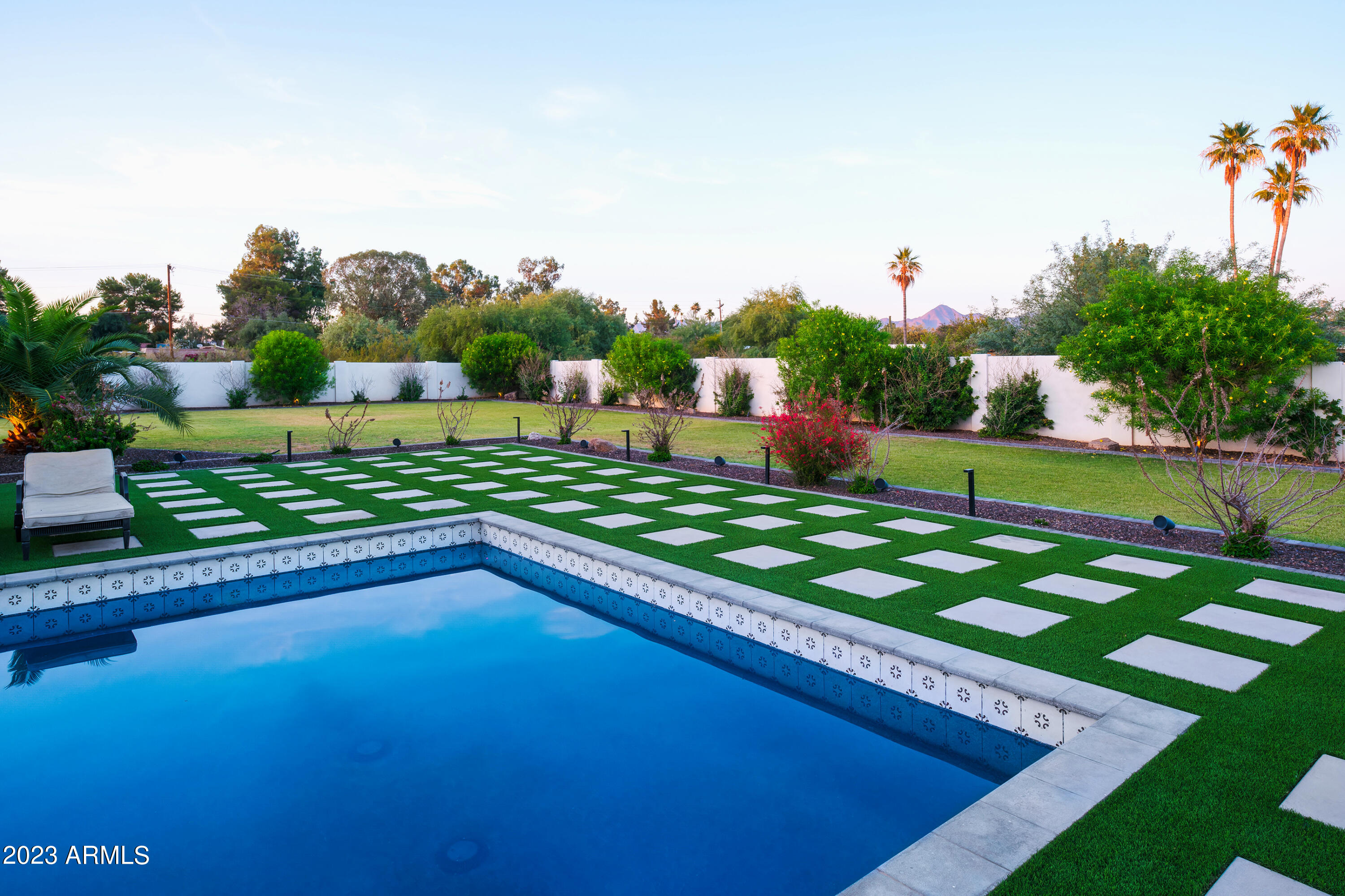 LOR VILLA ESTATES - Residential