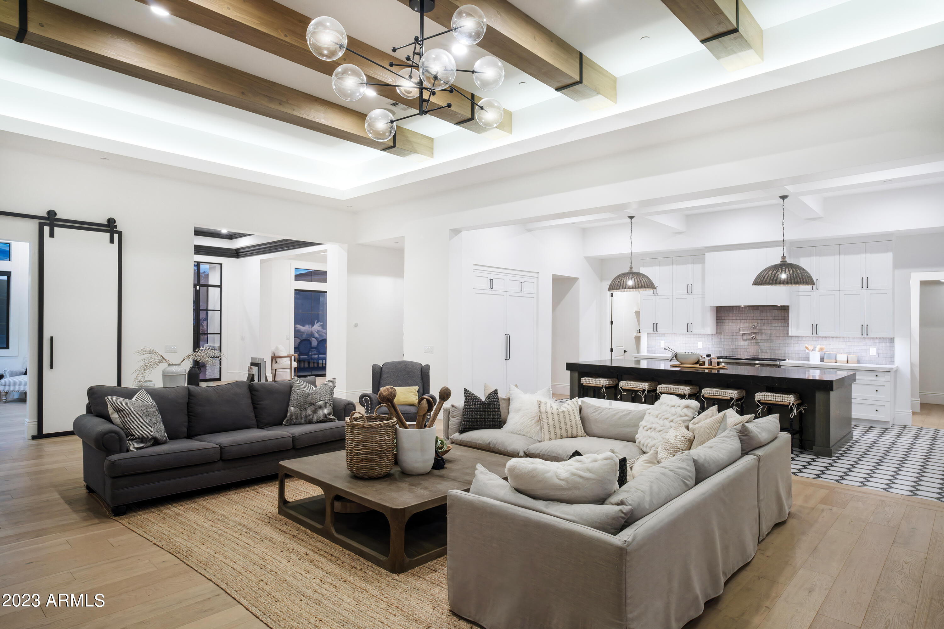 LOR VILLA ESTATES - Residential