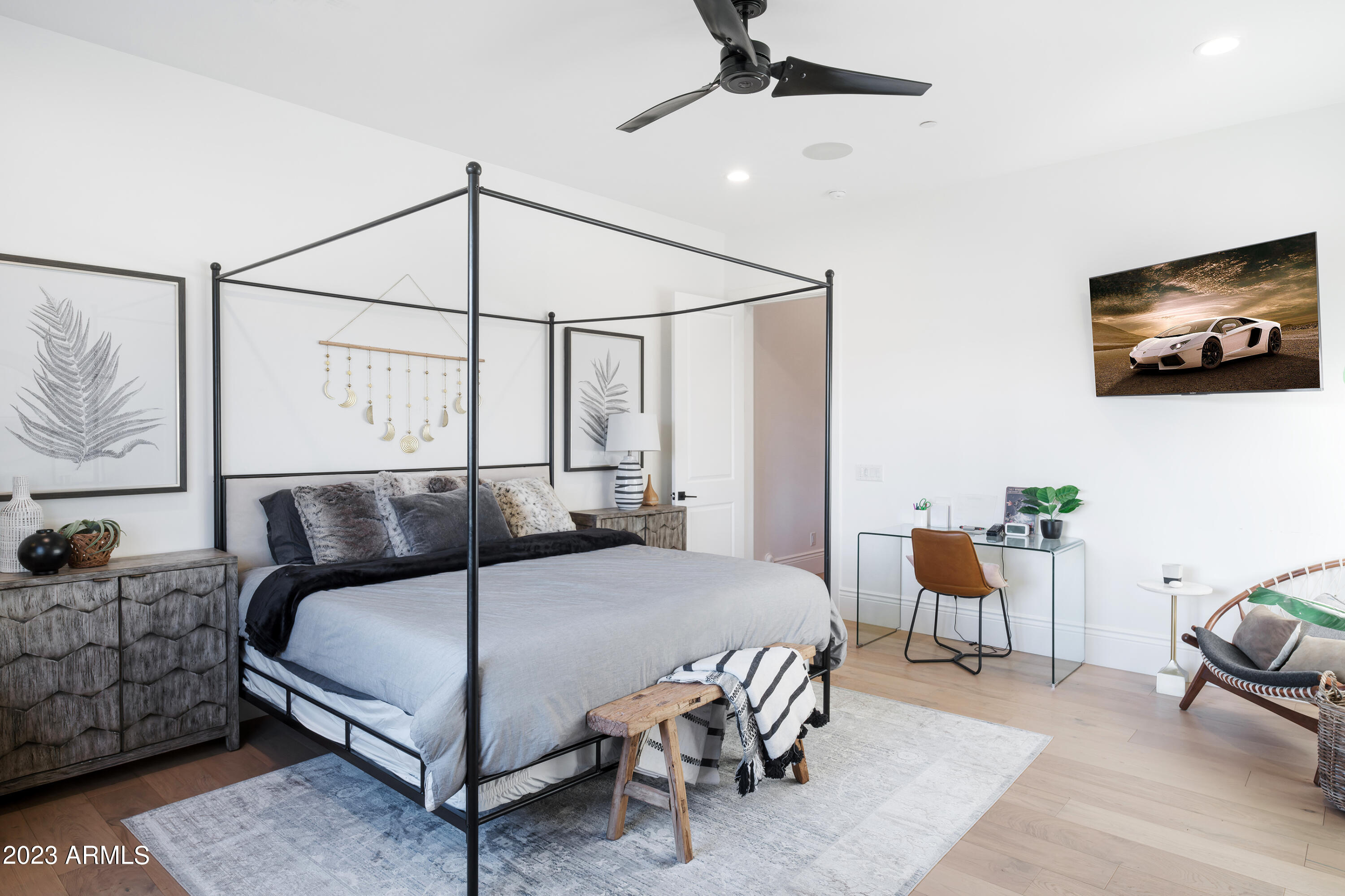 LOR VILLA ESTATES - Residential