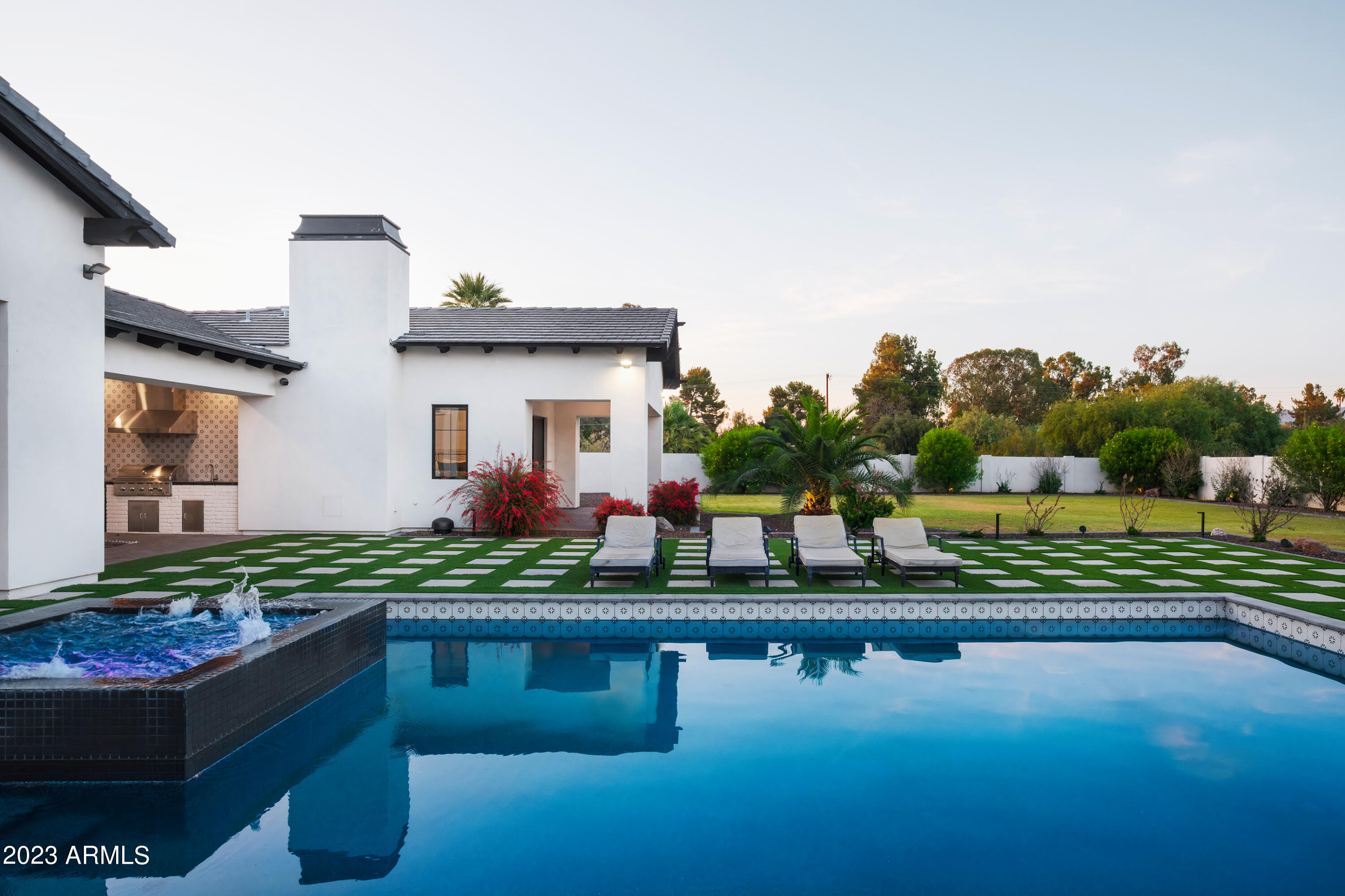 LOR VILLA ESTATES - Residential