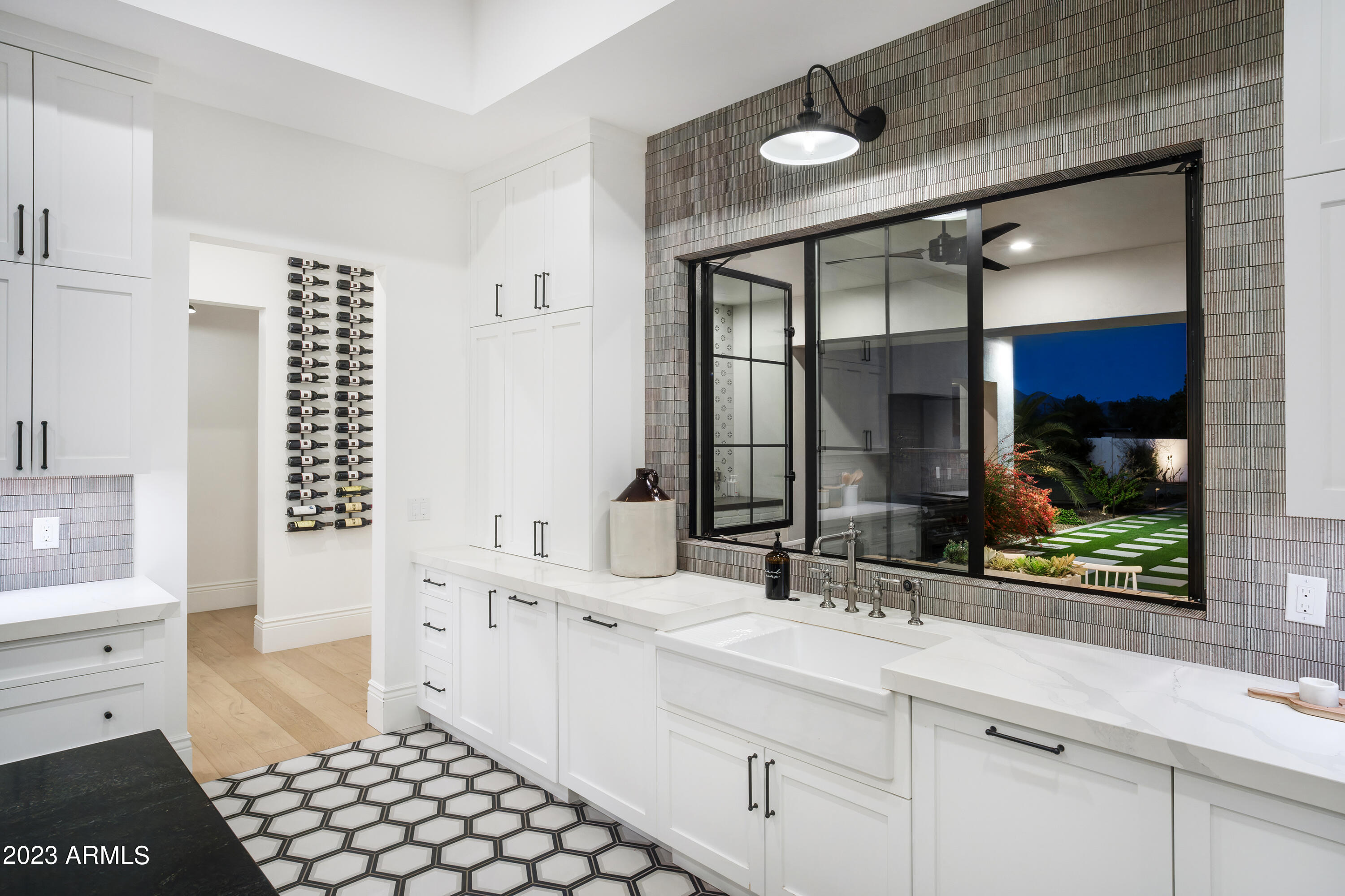 LOR VILLA ESTATES - Residential