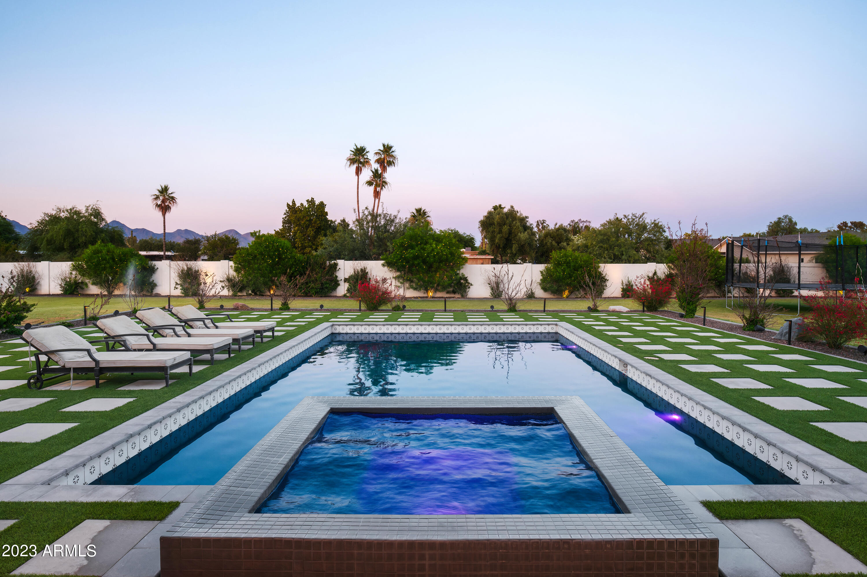 LOR VILLA ESTATES - Residential