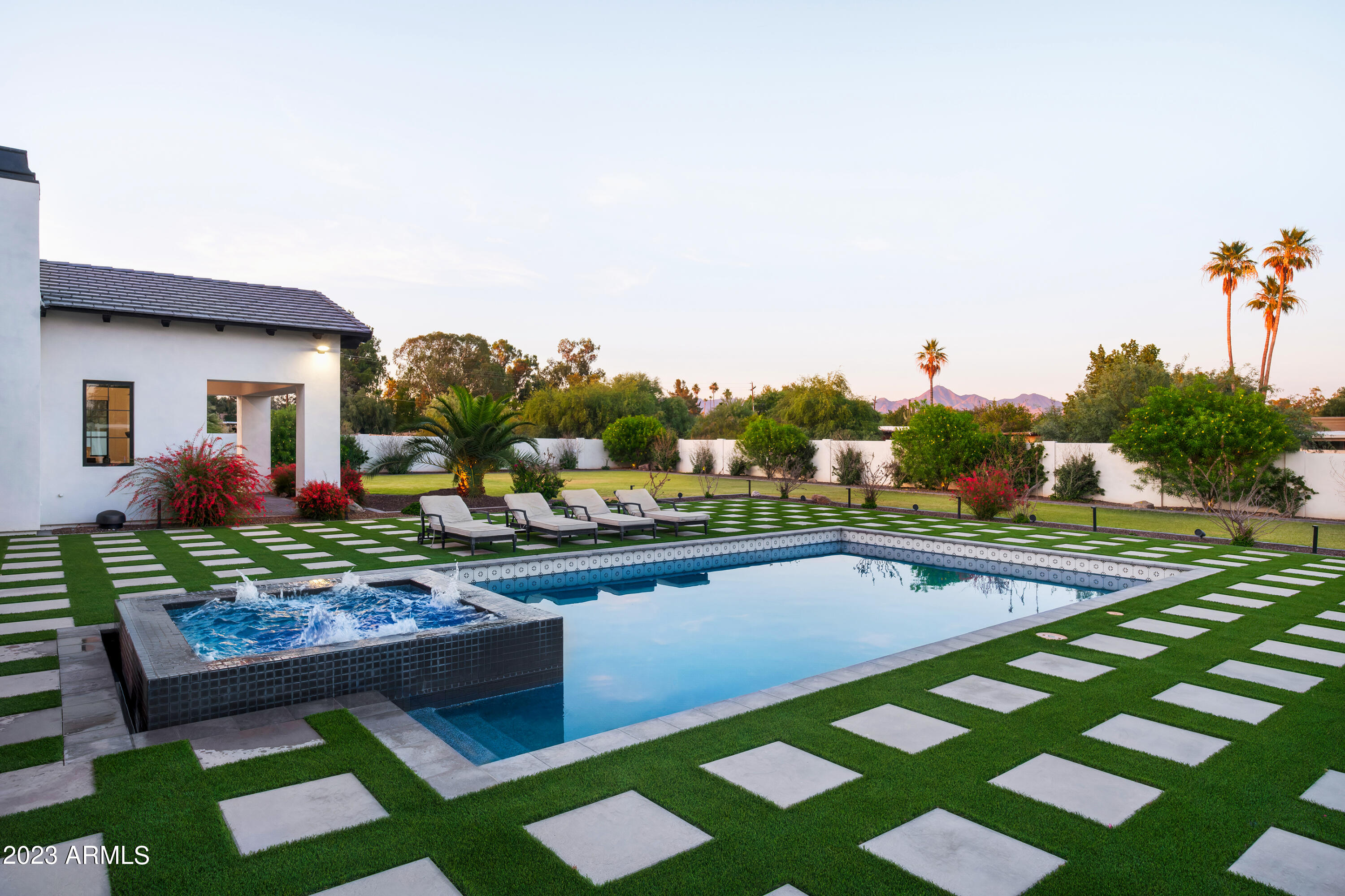 LOR VILLA ESTATES - Residential