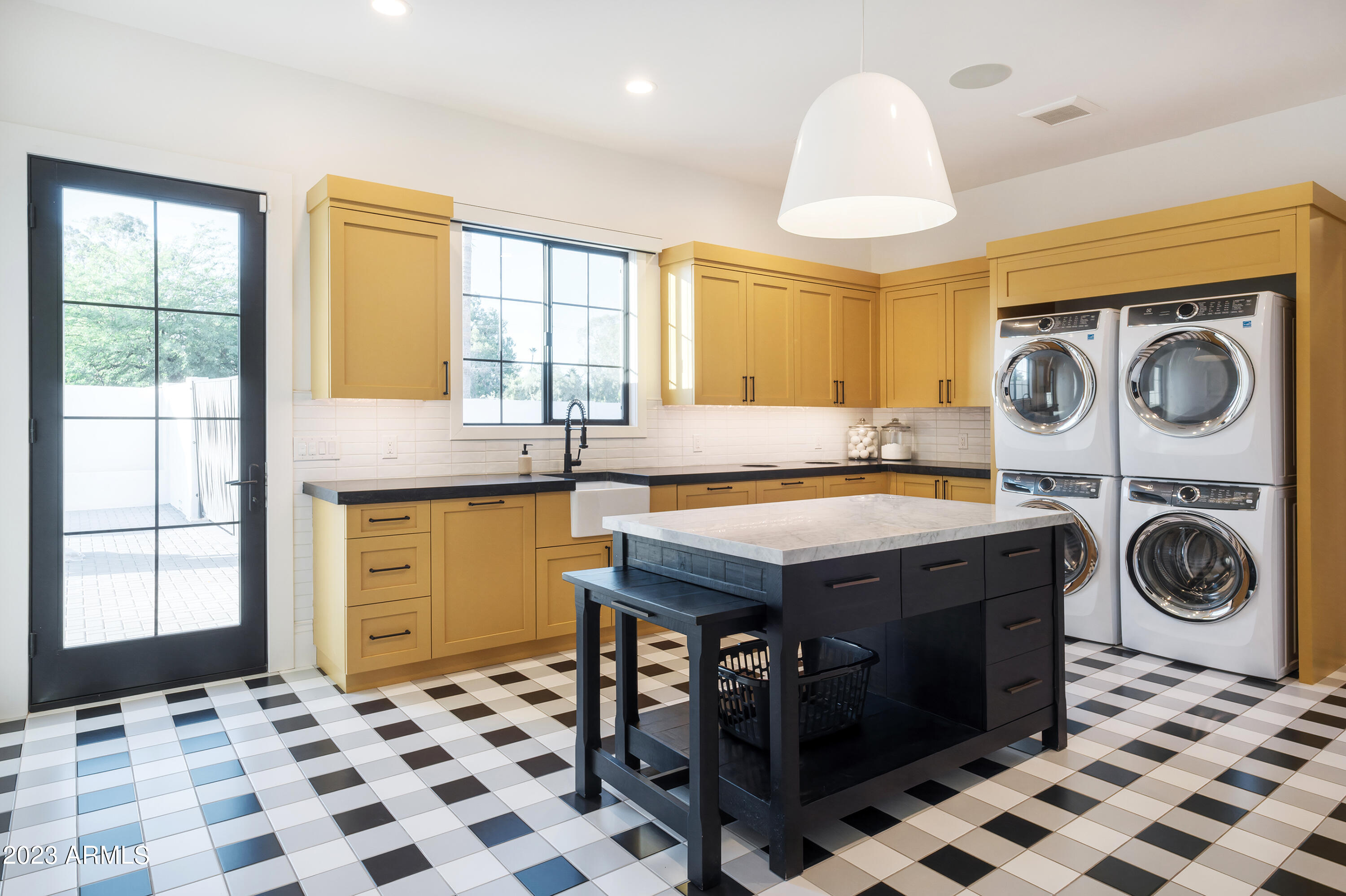 LOR VILLA ESTATES - Residential