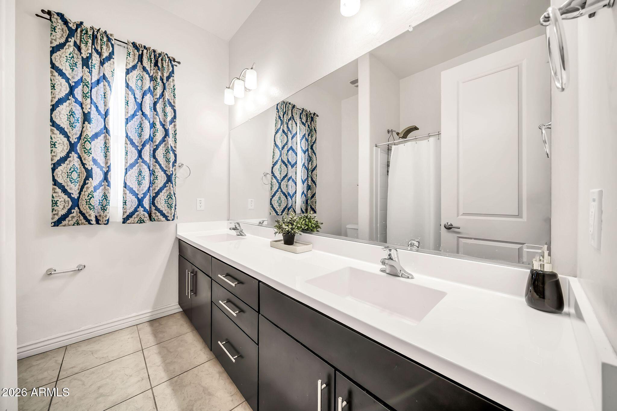 WESTERN ENCLAVE - Residential