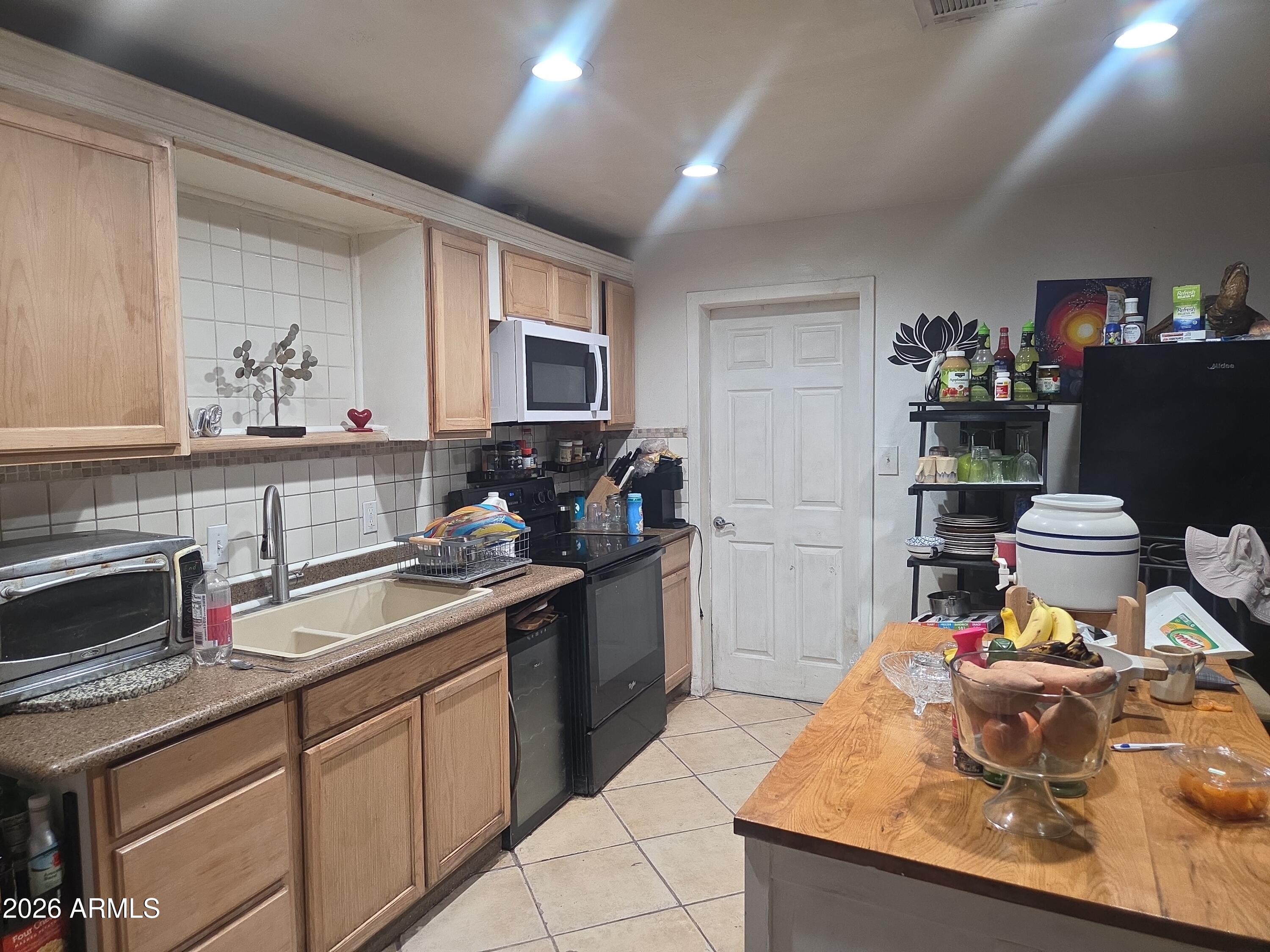 ARIZONA CITY UNIT ONE - Residential