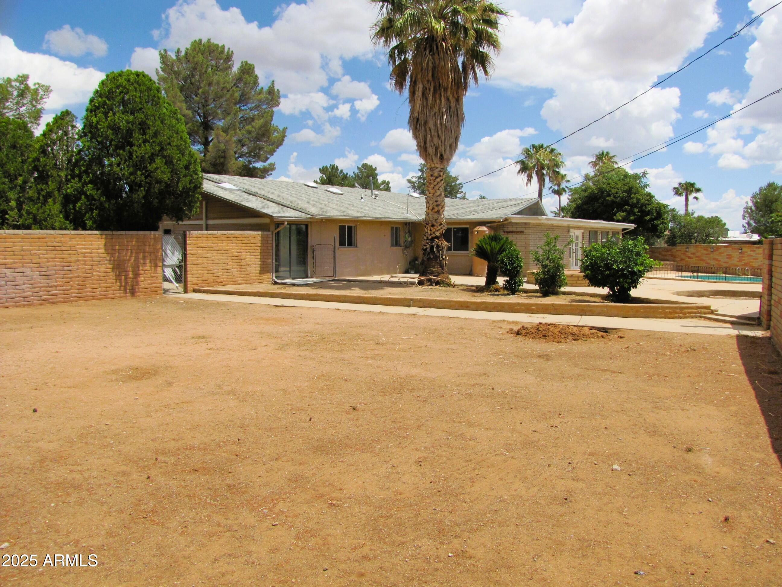 VILLAGE MEADOWS ESTATES - Residential Lease