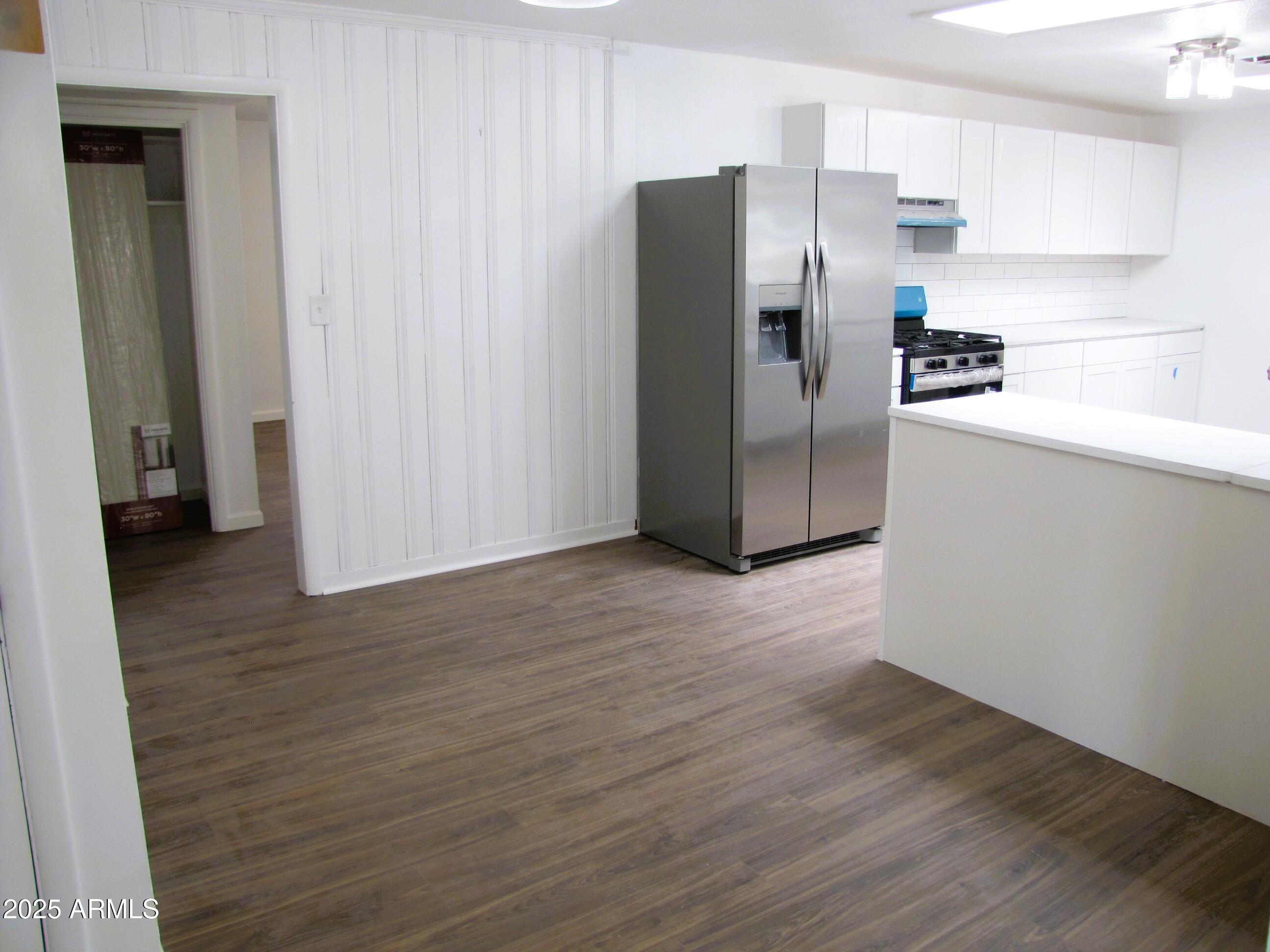 VILLAGE MEADOWS ESTATES - Residential Lease